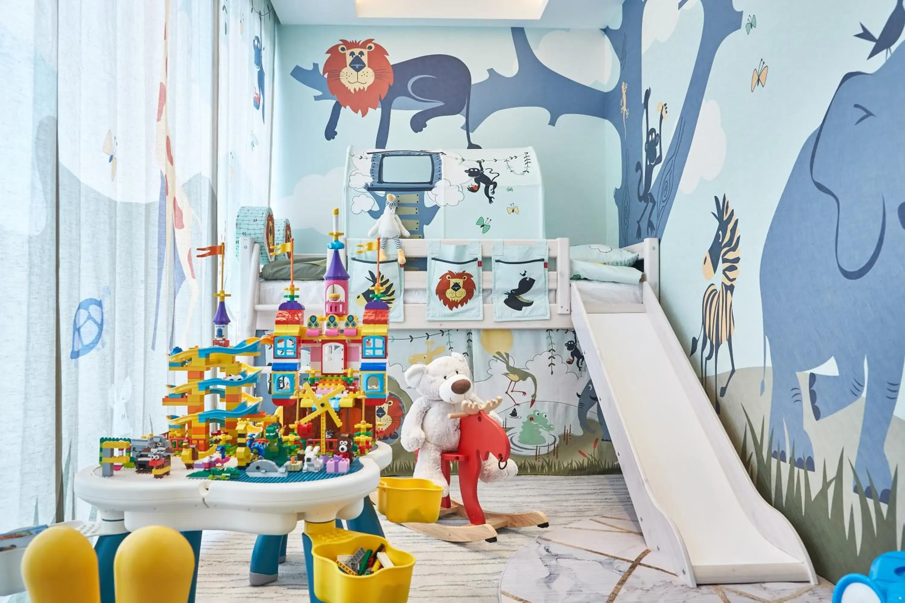 children in InterContinental Nantong by IHG-Best view of yangtze children in InterContinental Nantong by IHG-Best view of yangtze