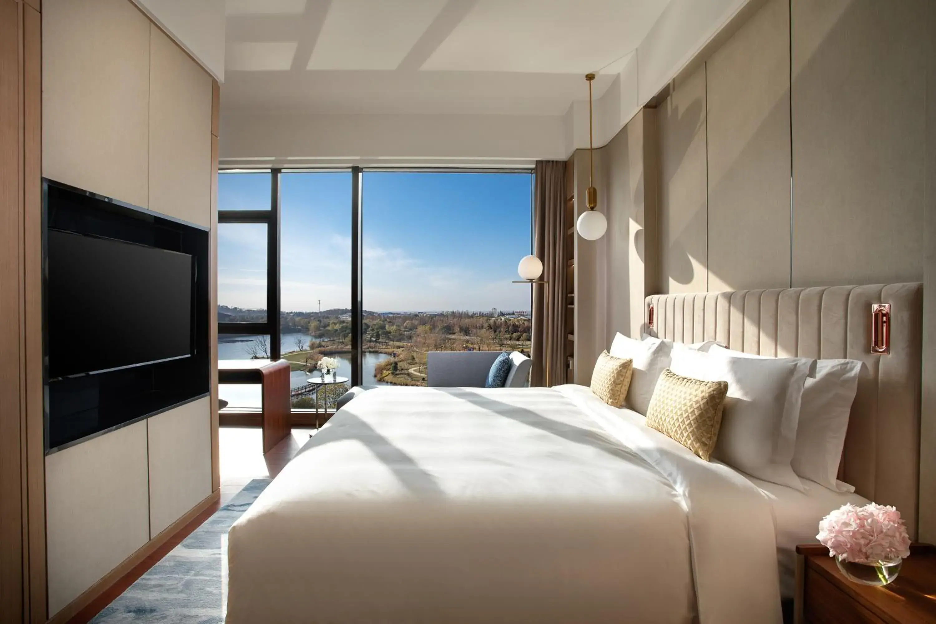 Bedroom, Bed in InterContinental Nantong by IHG-Best view of yangtze Bedroom, Bed in InterContinental Nantong by IHG-Best view of yangtze