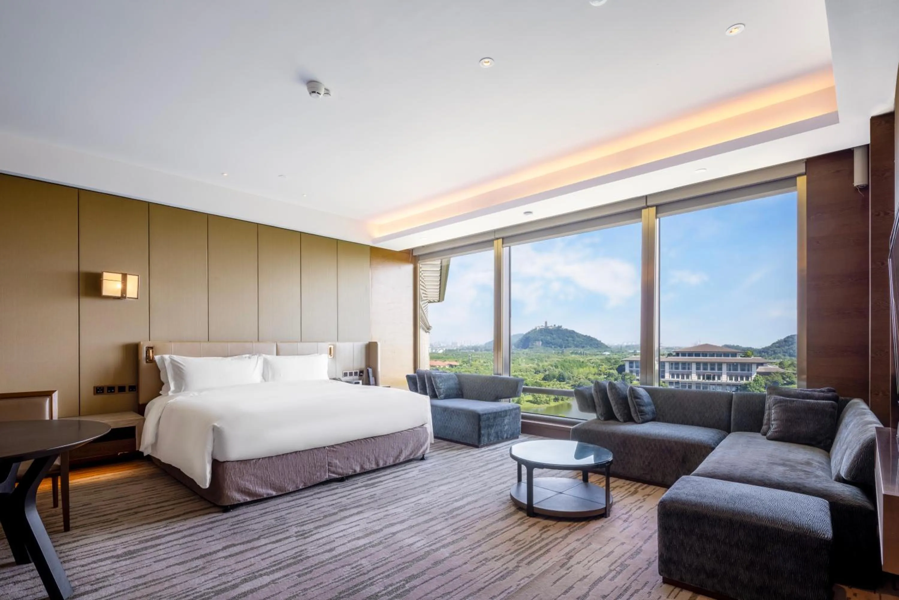 Bedroom, Bed in InterContinental Nantong by IHG-Best view of yangtze
