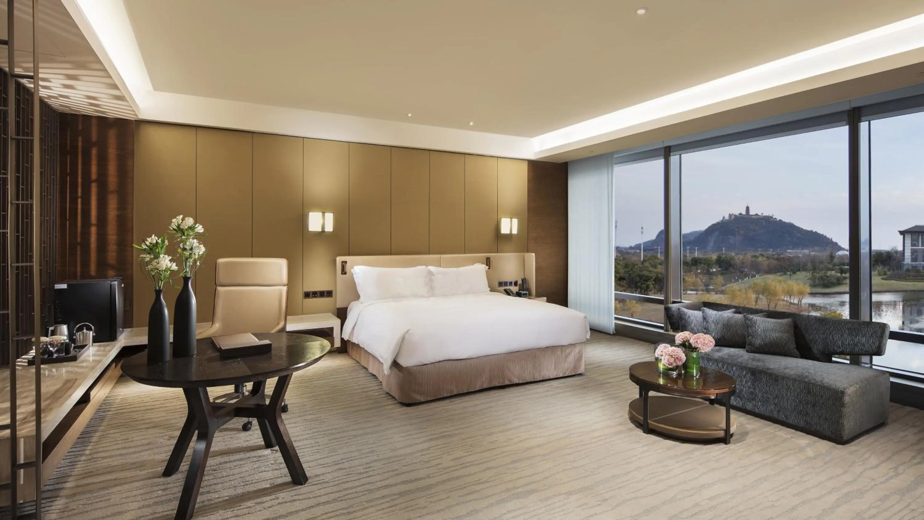 Photo of the whole room, Bed in InterContinental Nantong by IHG-Best view of yangtze
