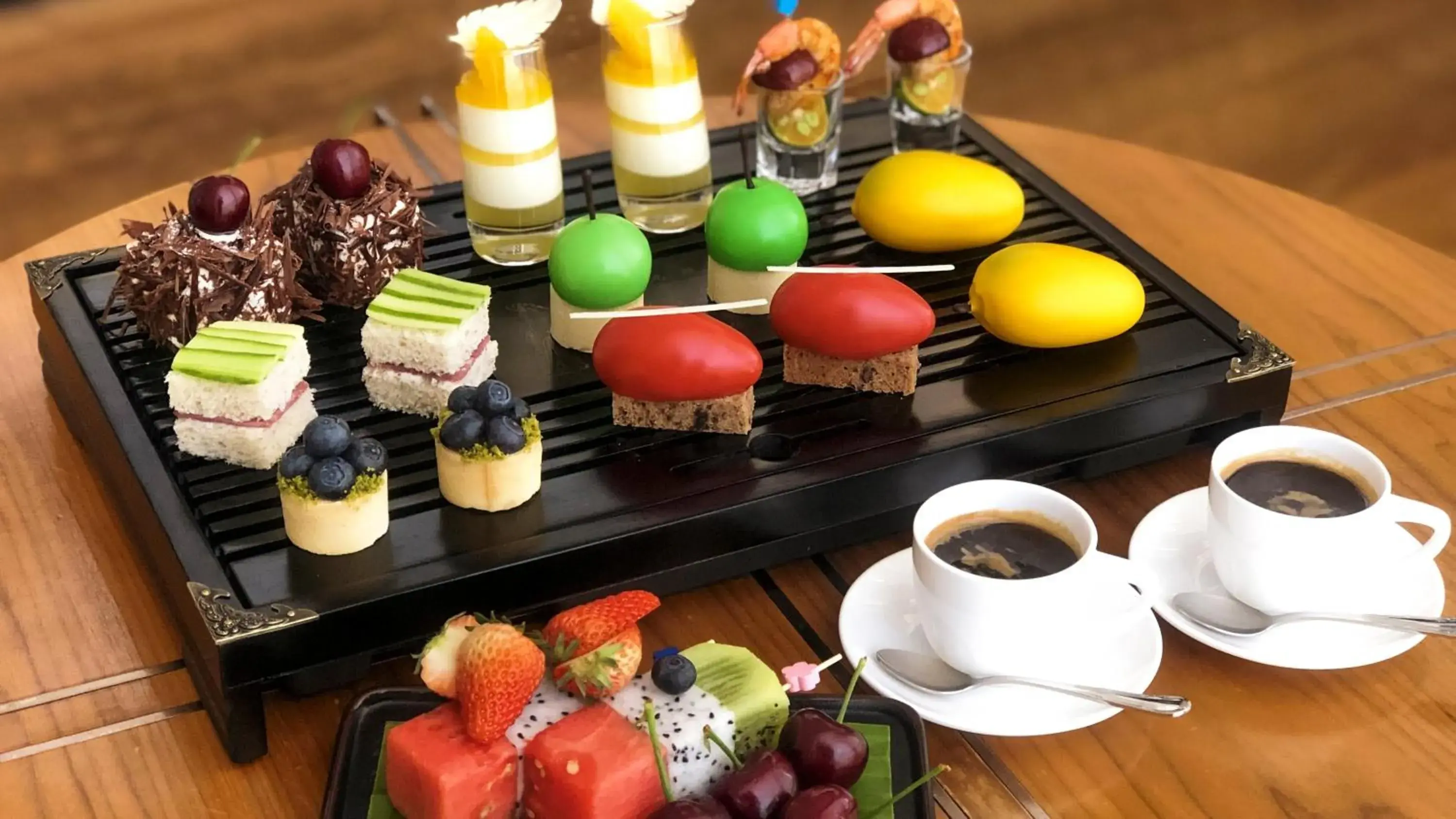 Coffee/tea facilities in InterContinental Nantong by IHG-Best view of yangtze Coffee/tea facilities in InterContinental Nantong by IHG-Best view of yangtze