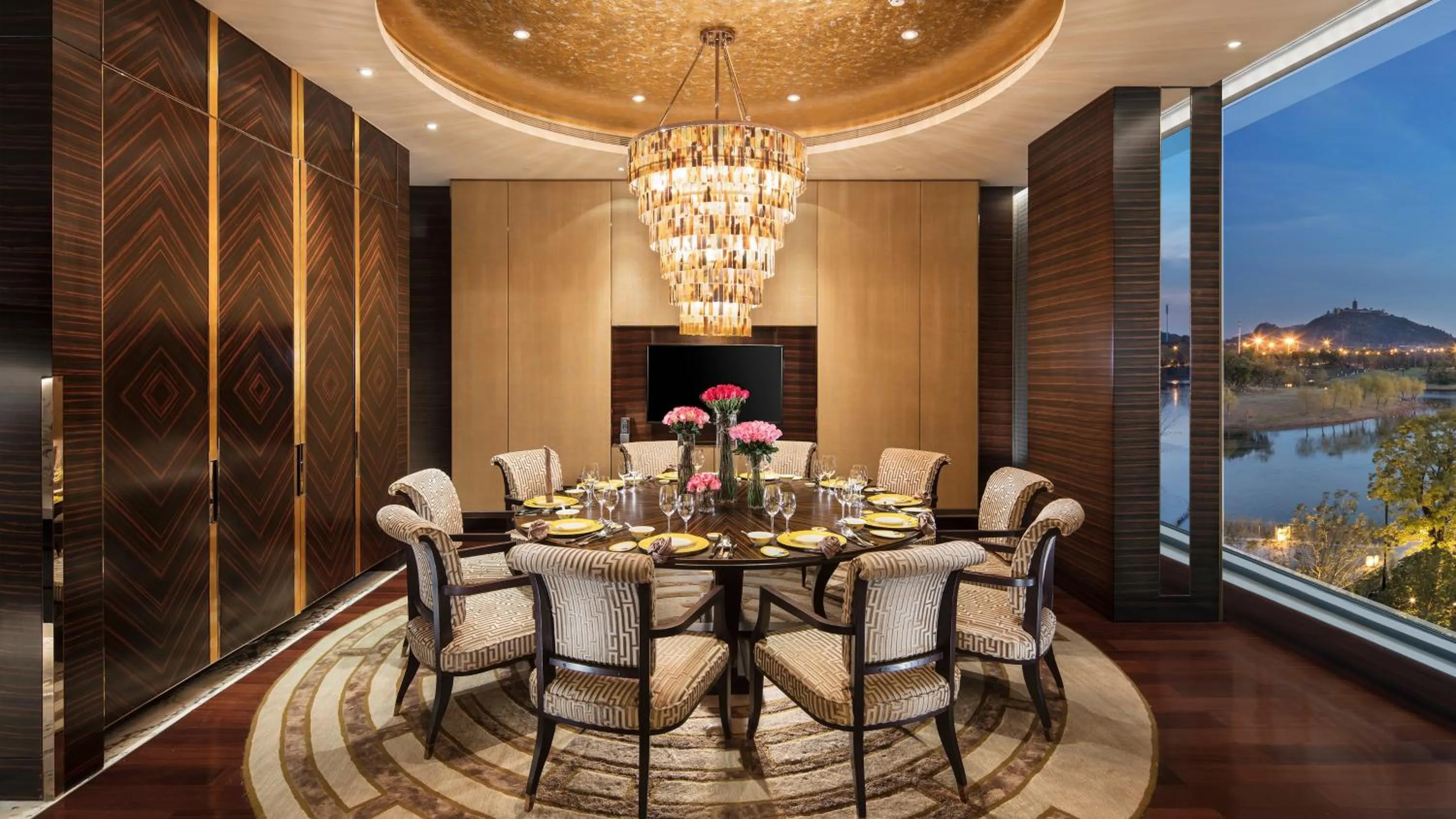 Photo of the whole room in InterContinental Nantong by IHG-Best view of yangtze