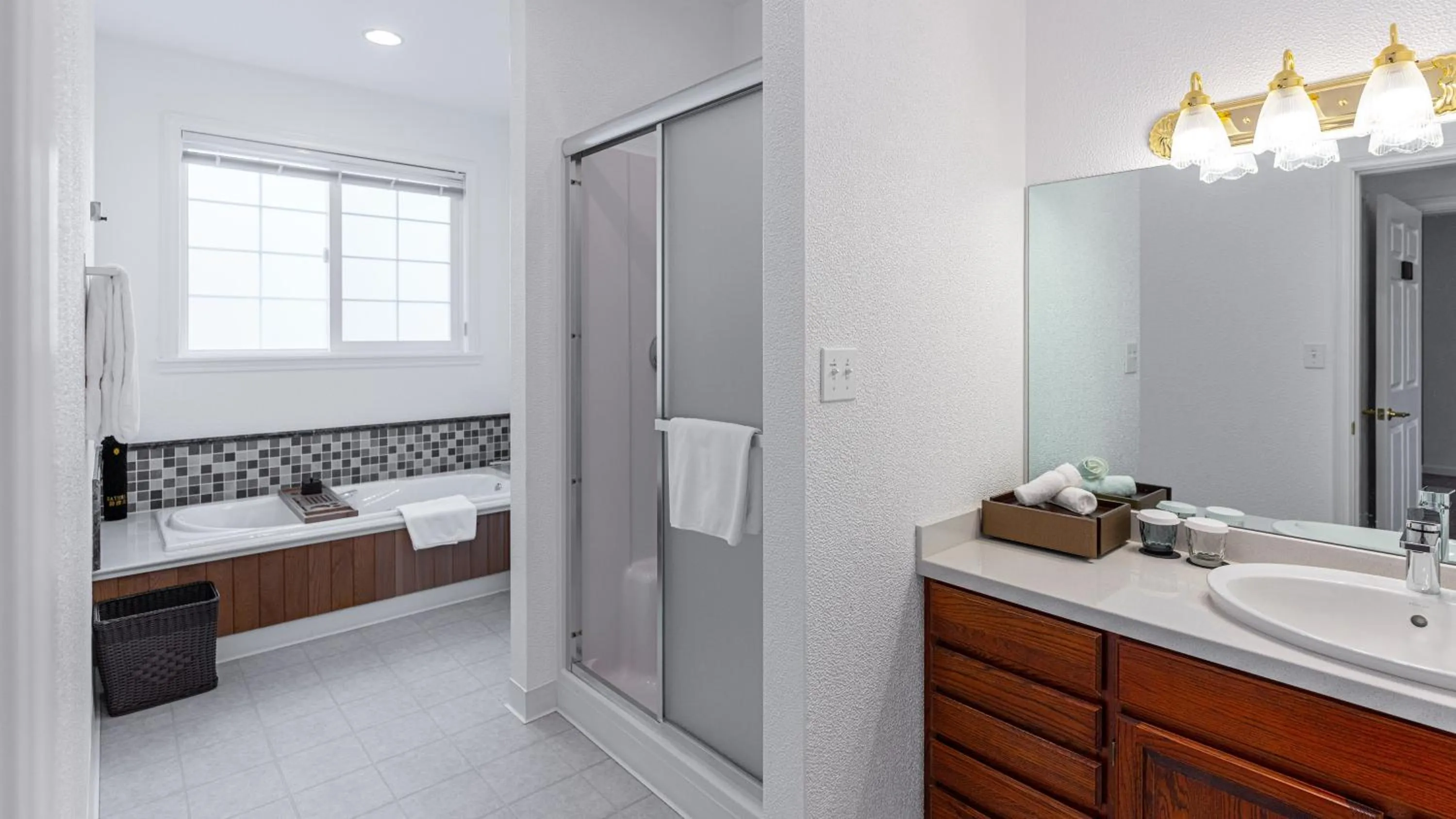 Photo of the whole room, Bed in InterContinental Nantong by IHG-Best view of yangtze