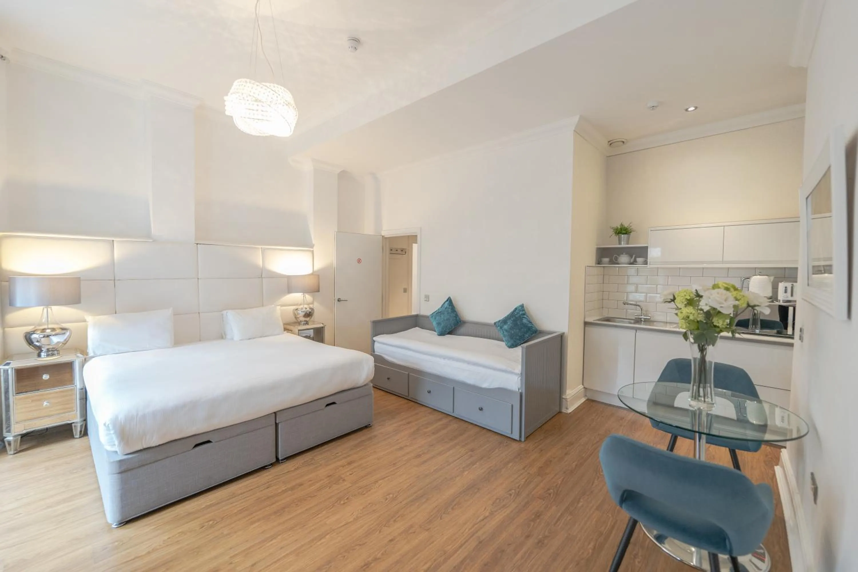 Bed in Edinburgh Castle Apartments