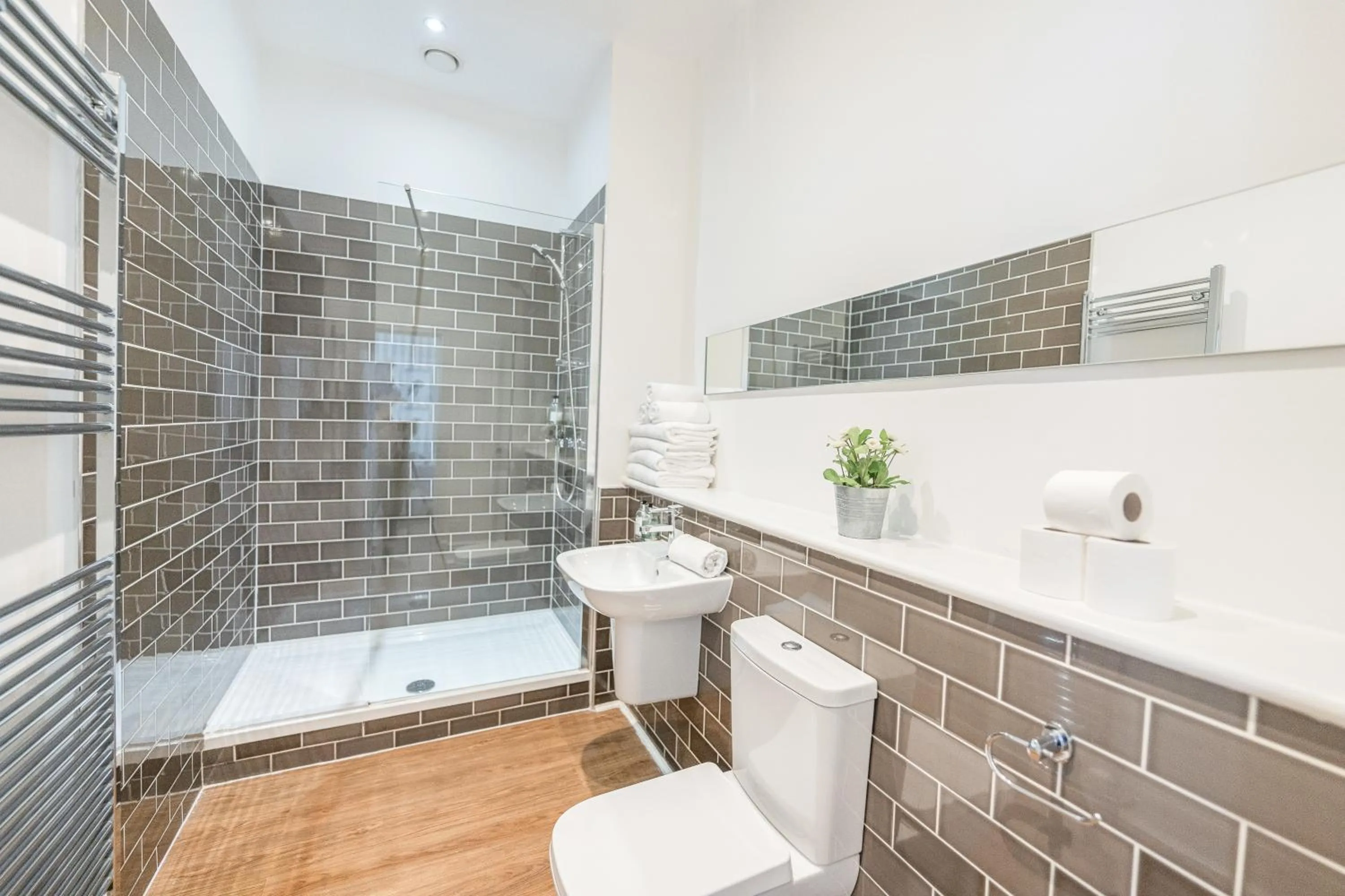 Shower in Edinburgh Castle Apartments