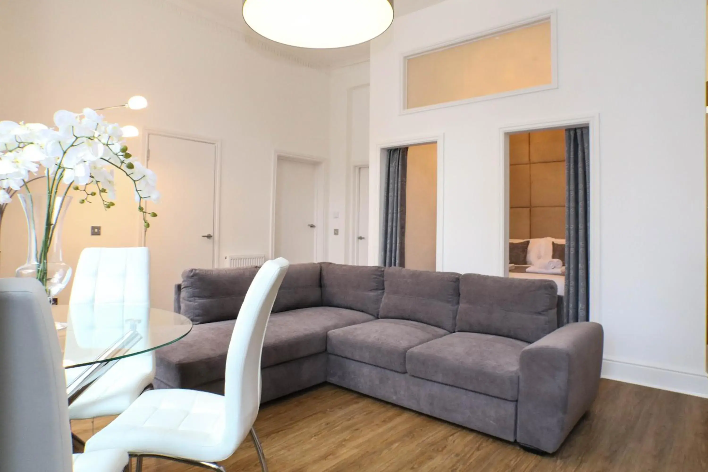 Property building in Edinburgh Castle Apartments Property building in Edinburgh Castle Apartments