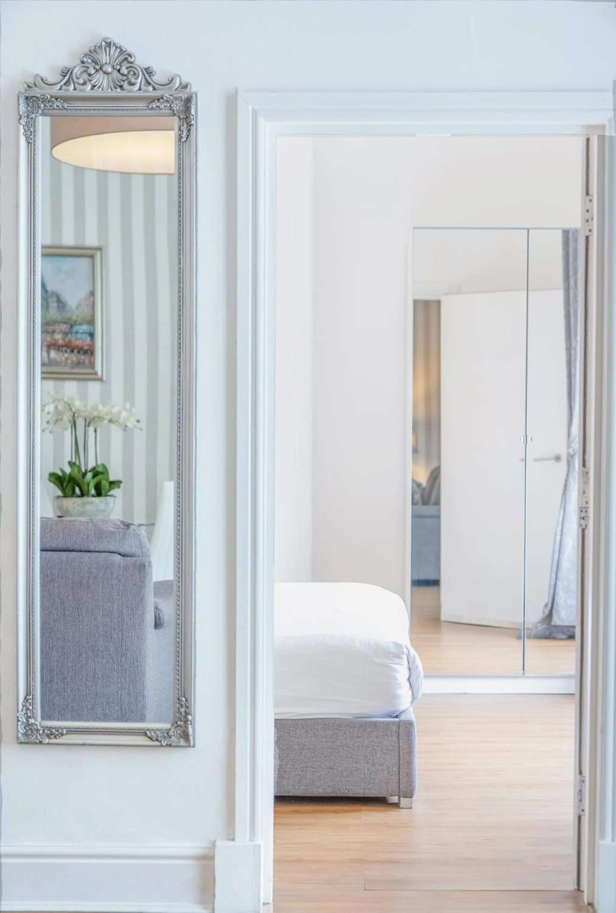 Bed in Edinburgh Castle Apartments