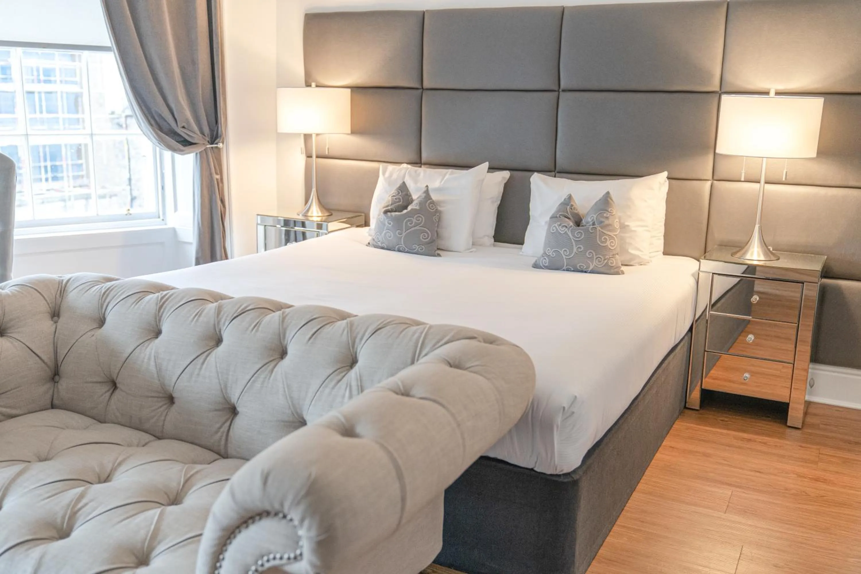 Bed in Edinburgh Castle Apartments