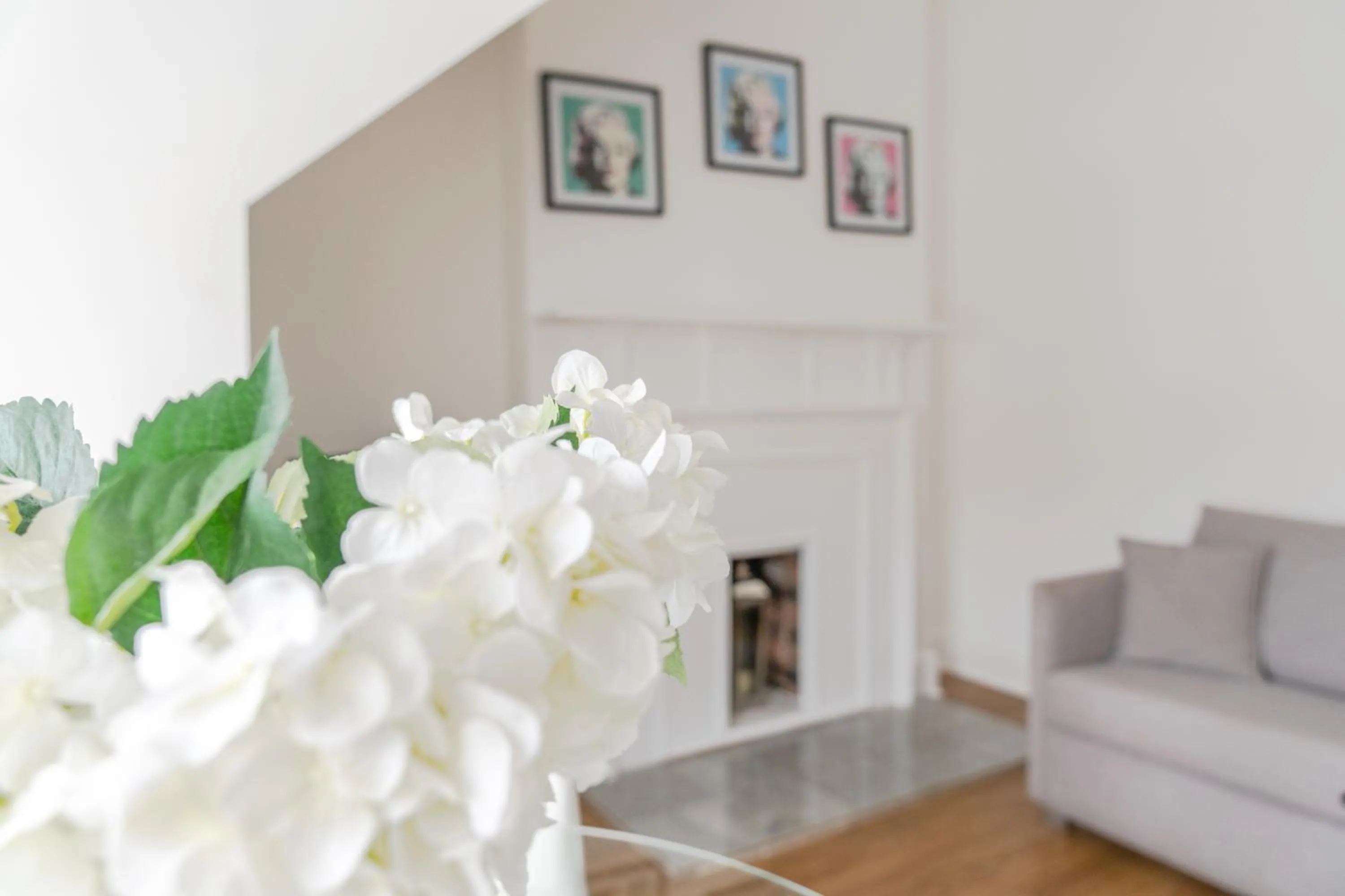 Seating area in Edinburgh Castle Apartments