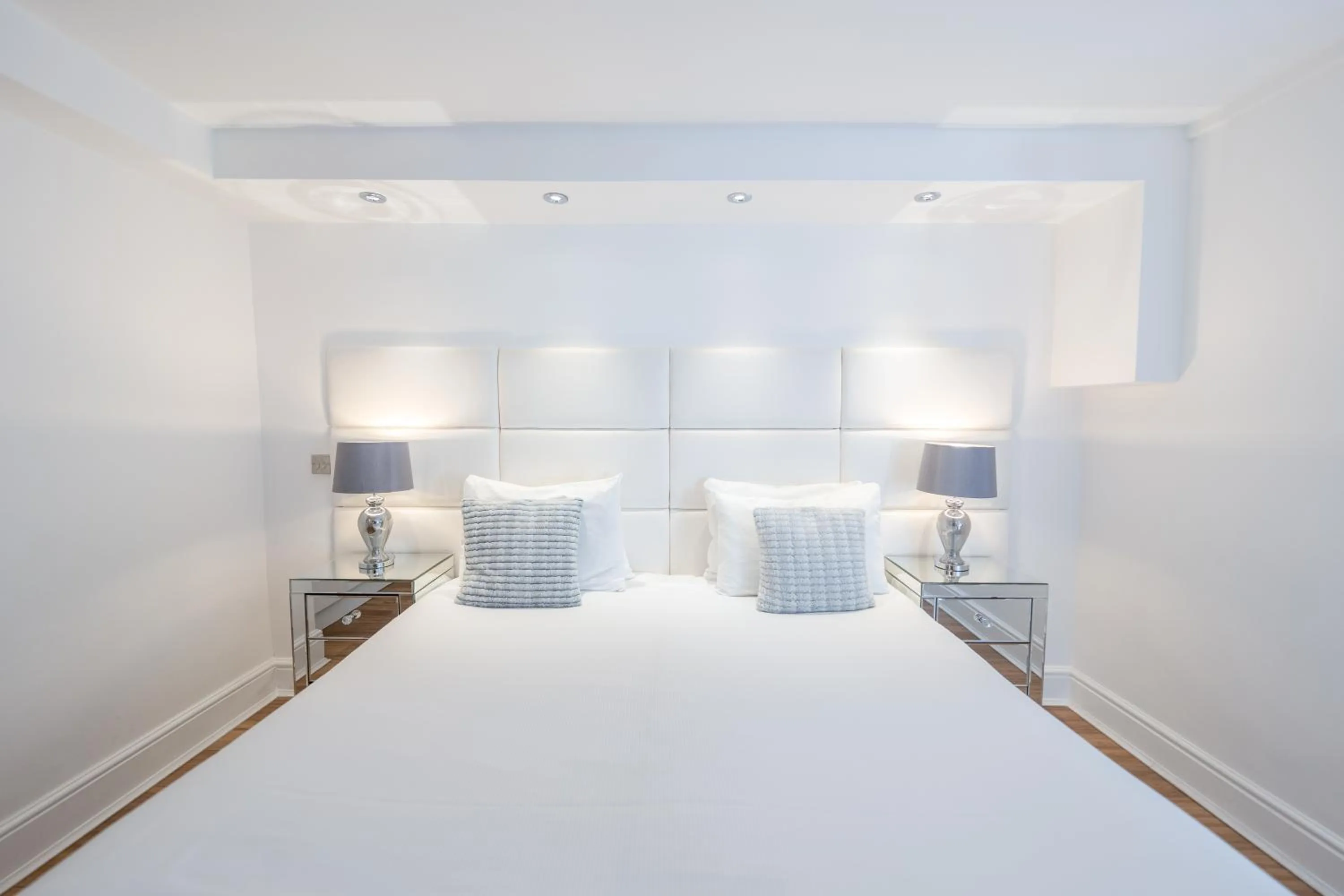 Bed in Edinburgh Castle Apartments