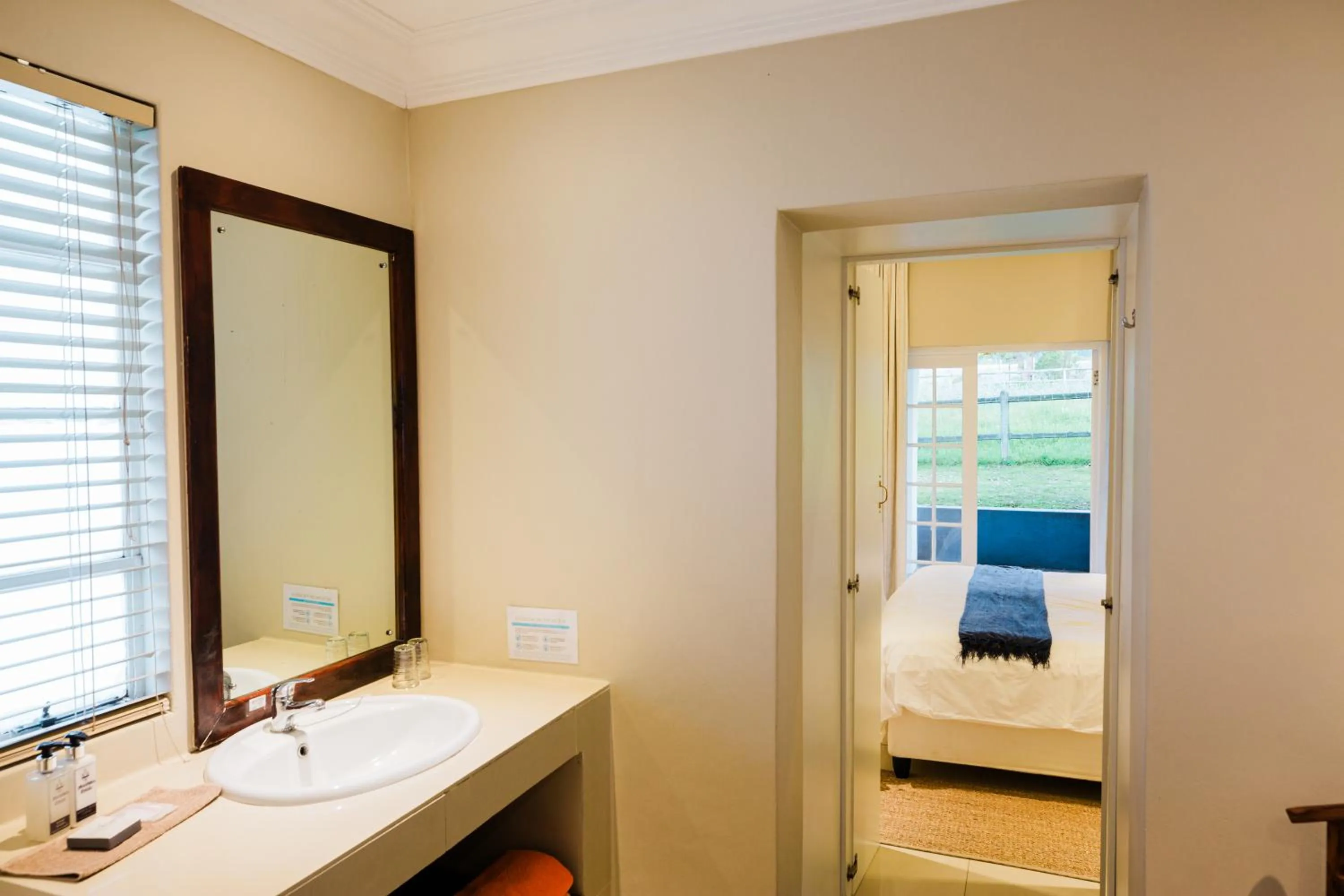 Bathroom, Bed in Marshden Estate