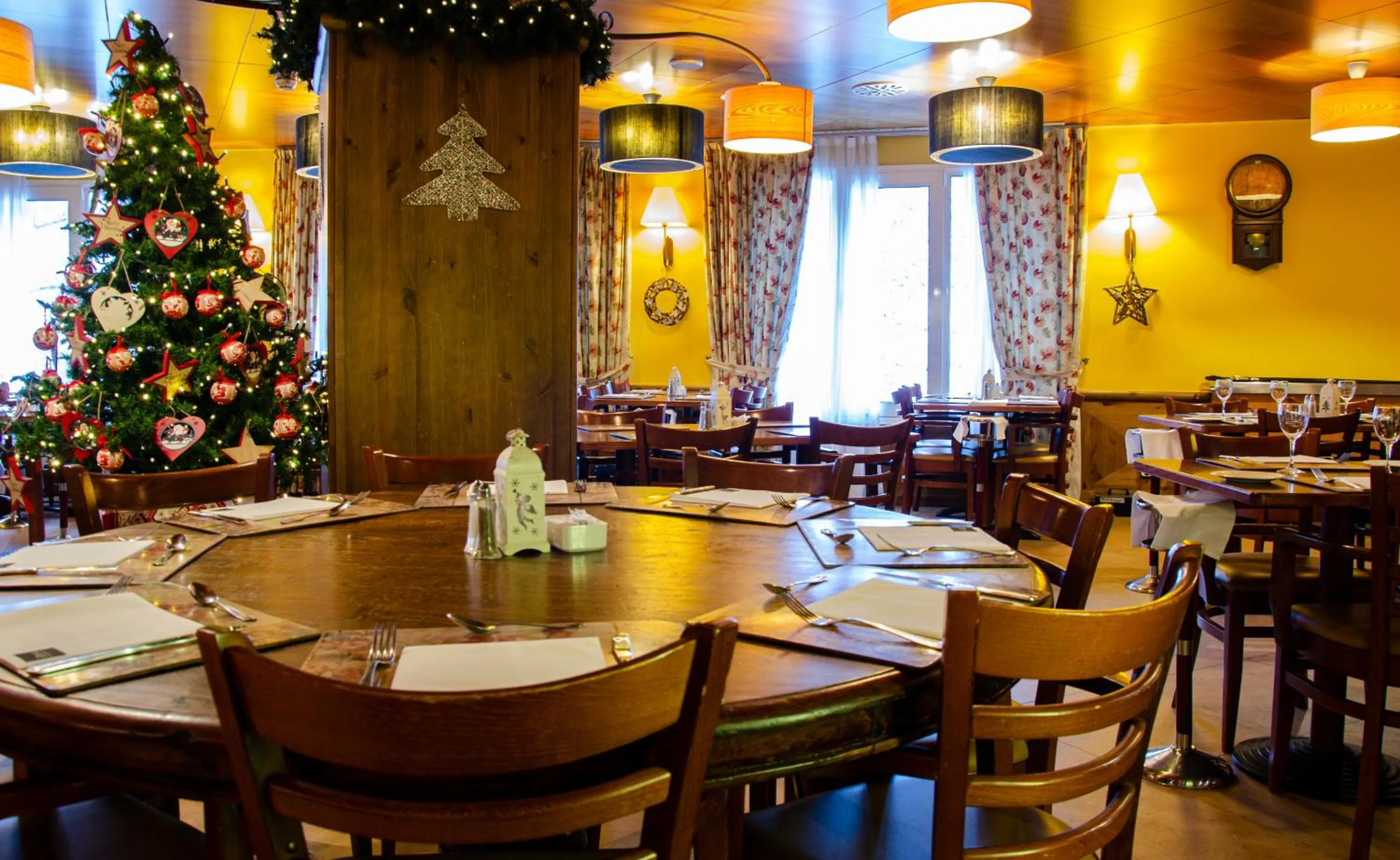 Restaurant/places to eat in Ski Plaza Hotel & Wellness