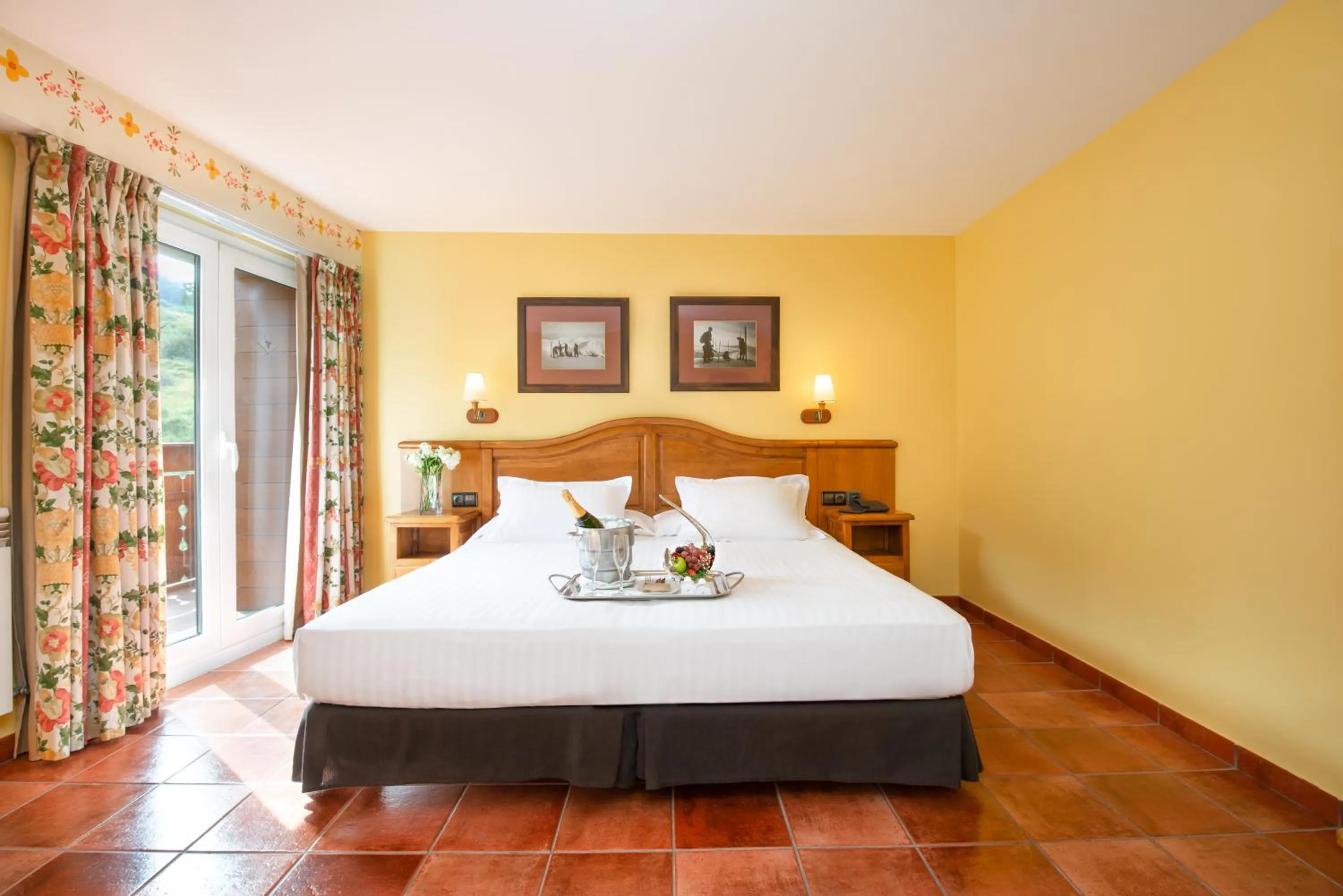 Bed in Ski Plaza Hotel & Wellness