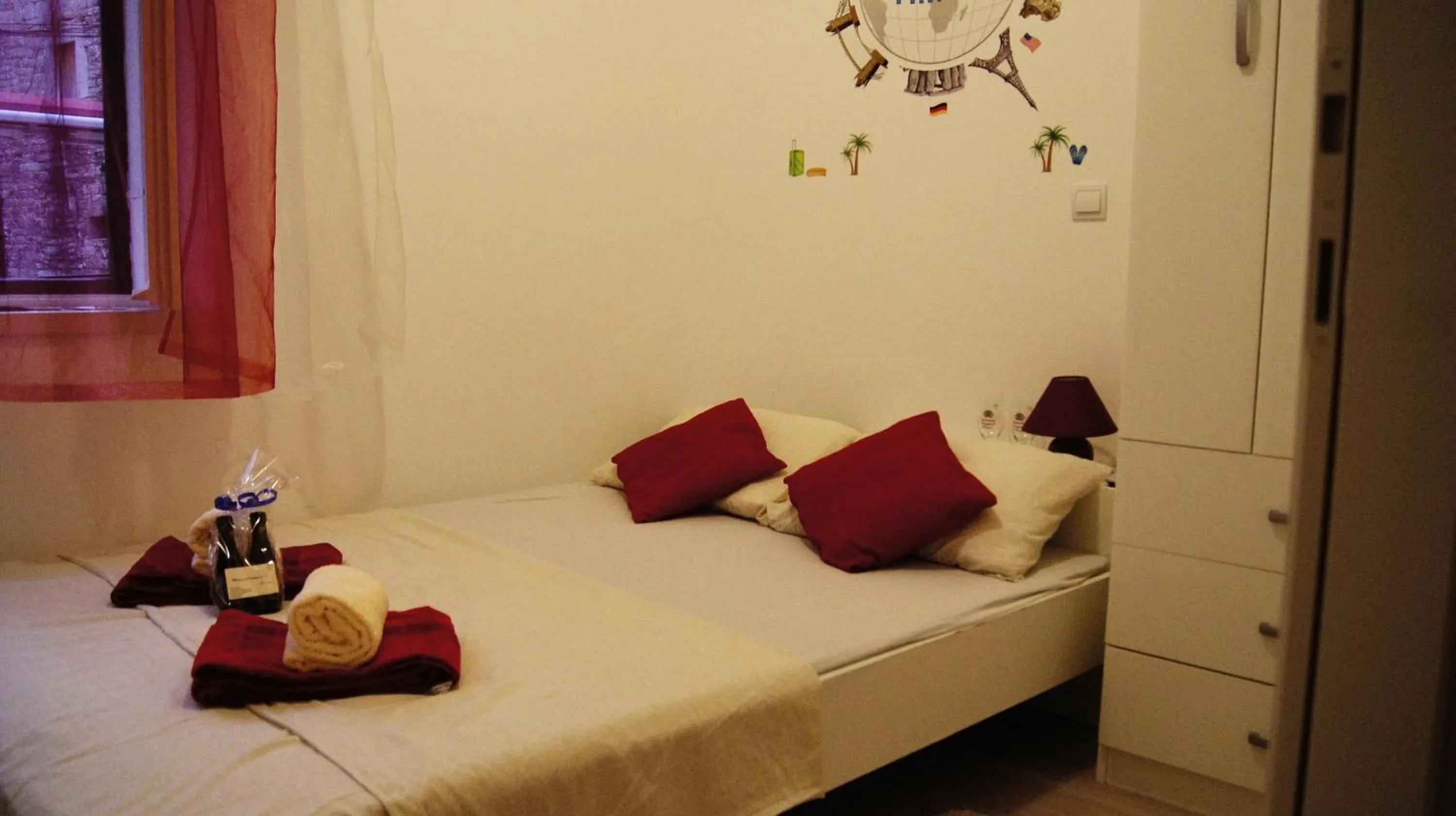 Property building, Bed in Micro Rooms