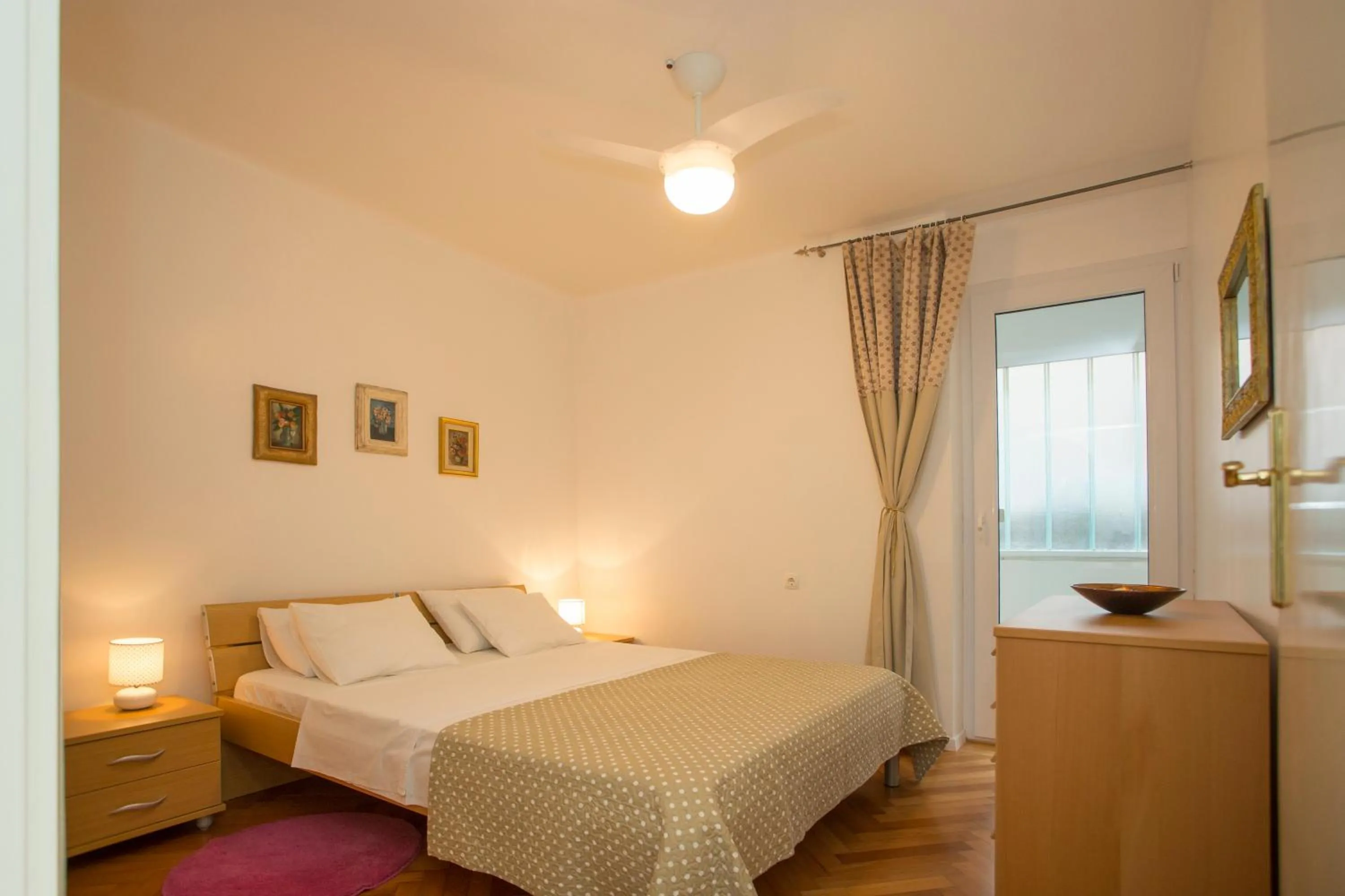 Bedroom, Bed in Apartment Sugar Flat