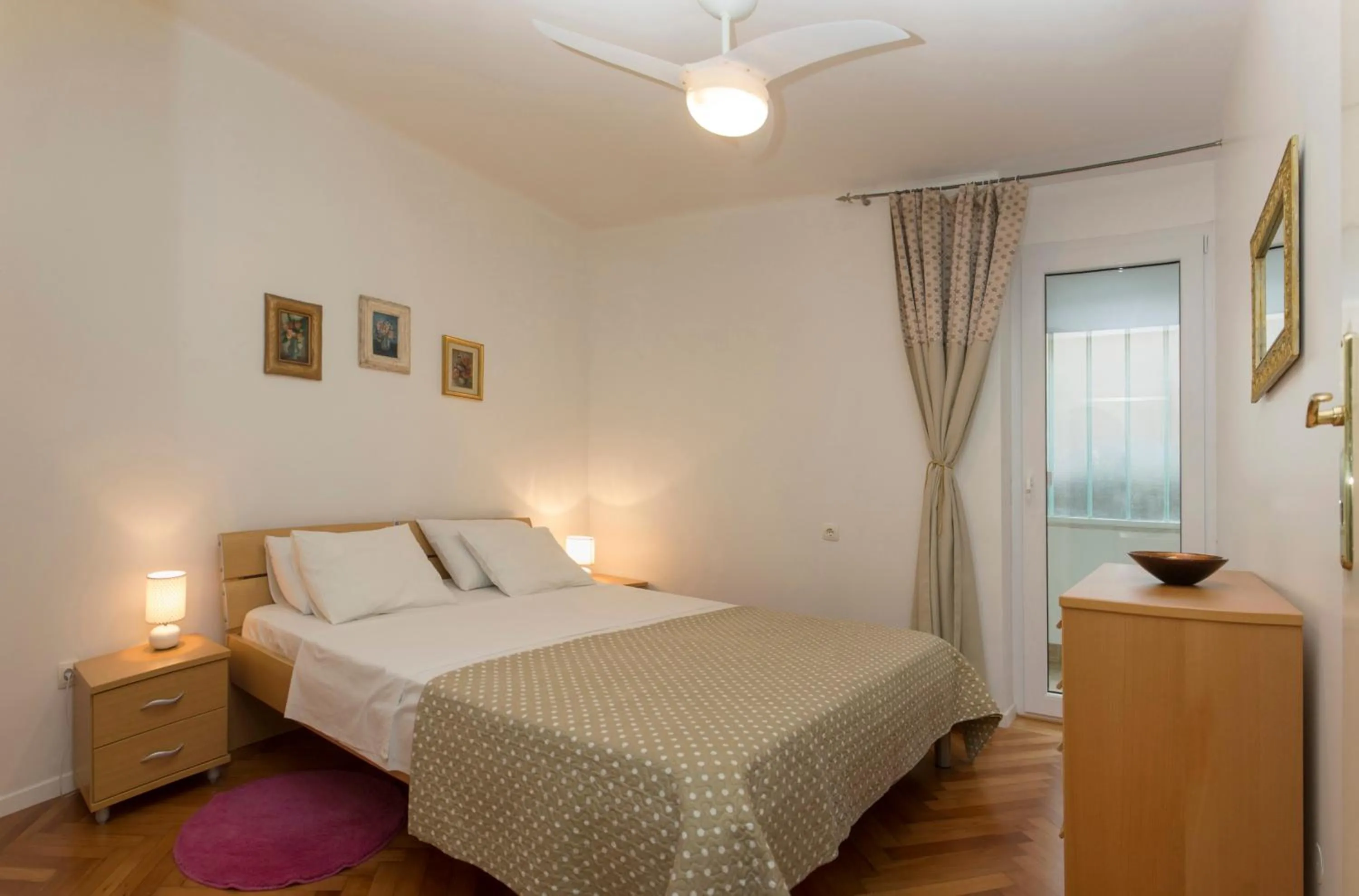 Bedroom, Bed in Apartment Sugar Flat