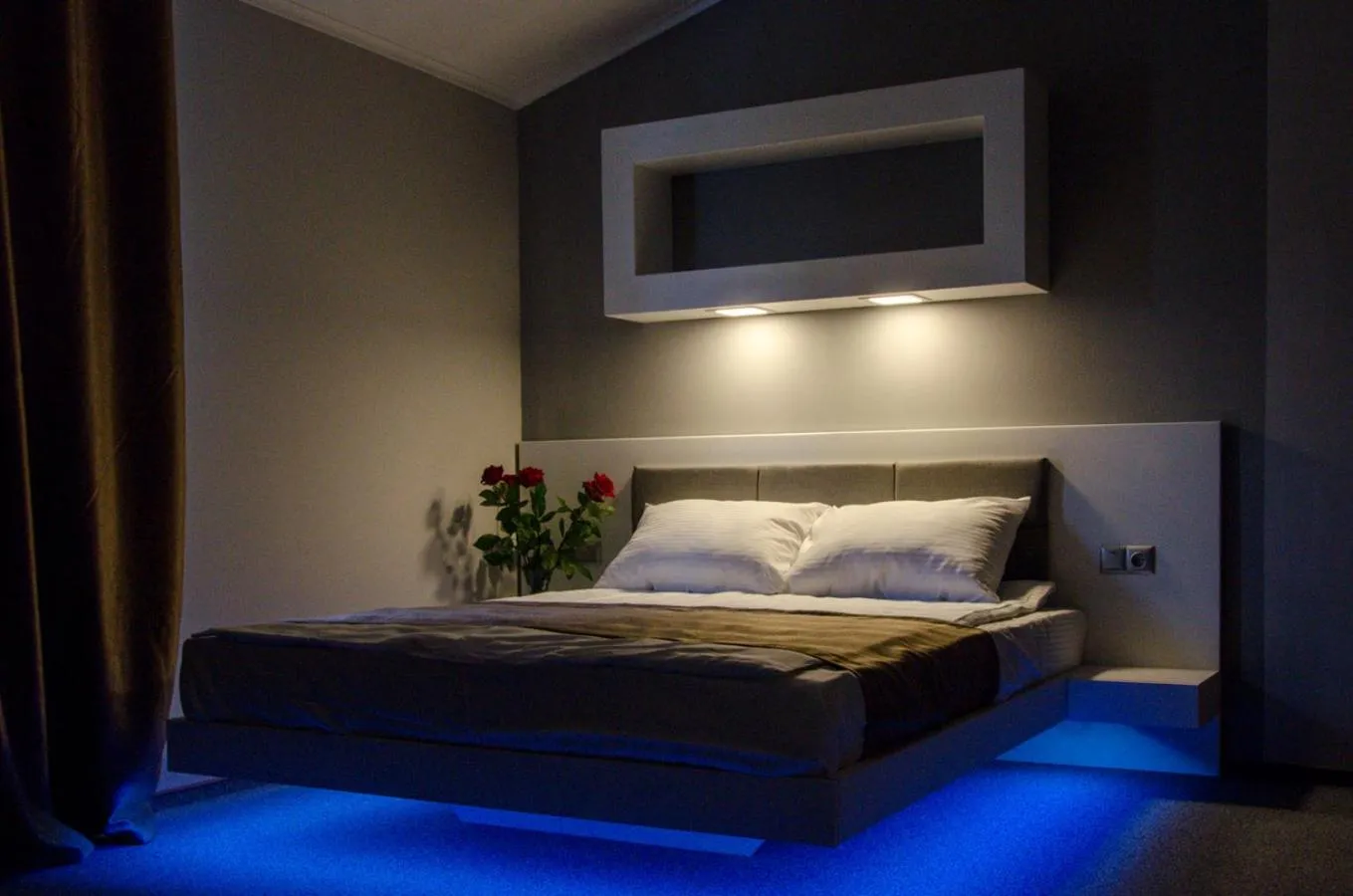 Photo of the whole room, Bed in Pushkinskaya Apartments