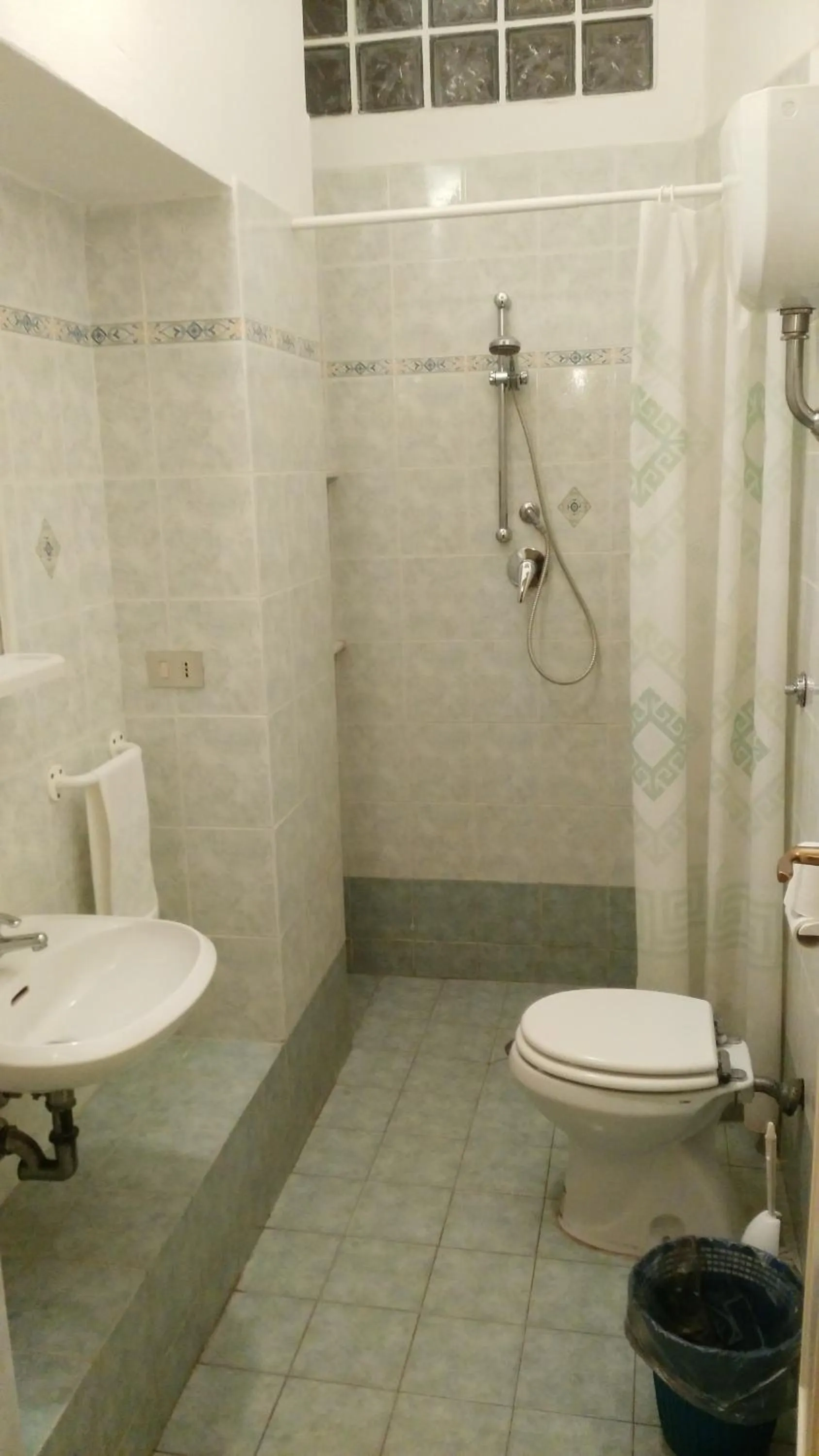 Bathroom in Residence Hotel Vittoria