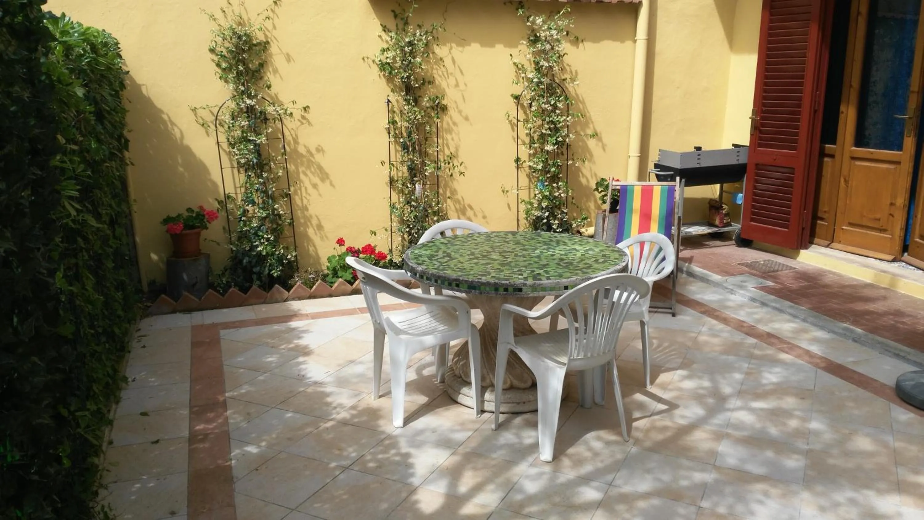 Patio in Residence Hotel Vittoria