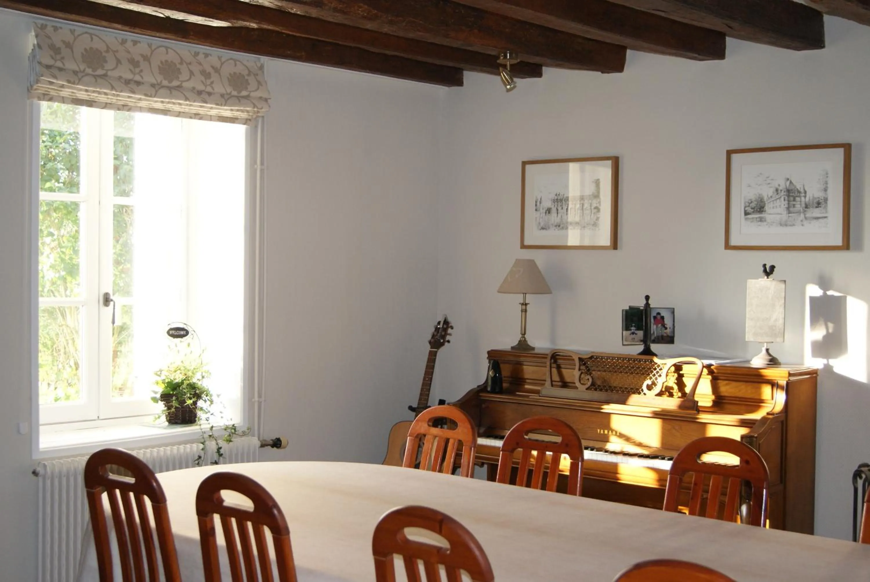 Dining area in La Bihourderie