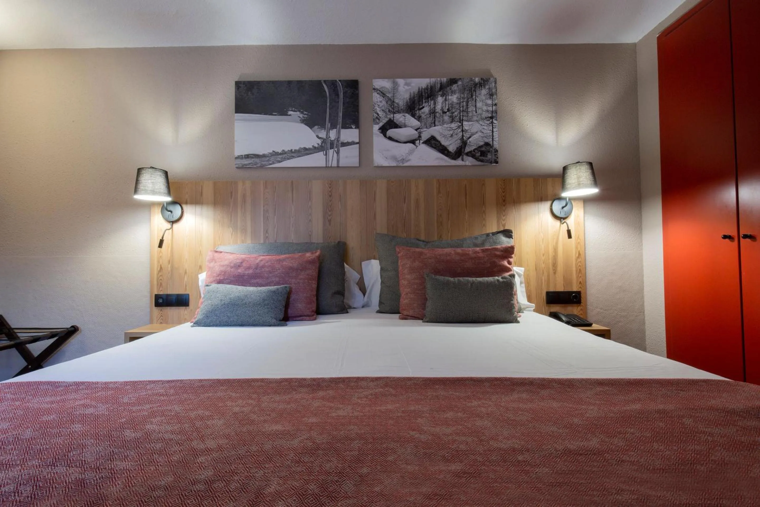 Bedroom, Bed in Hotel Grand Pas by Nexta