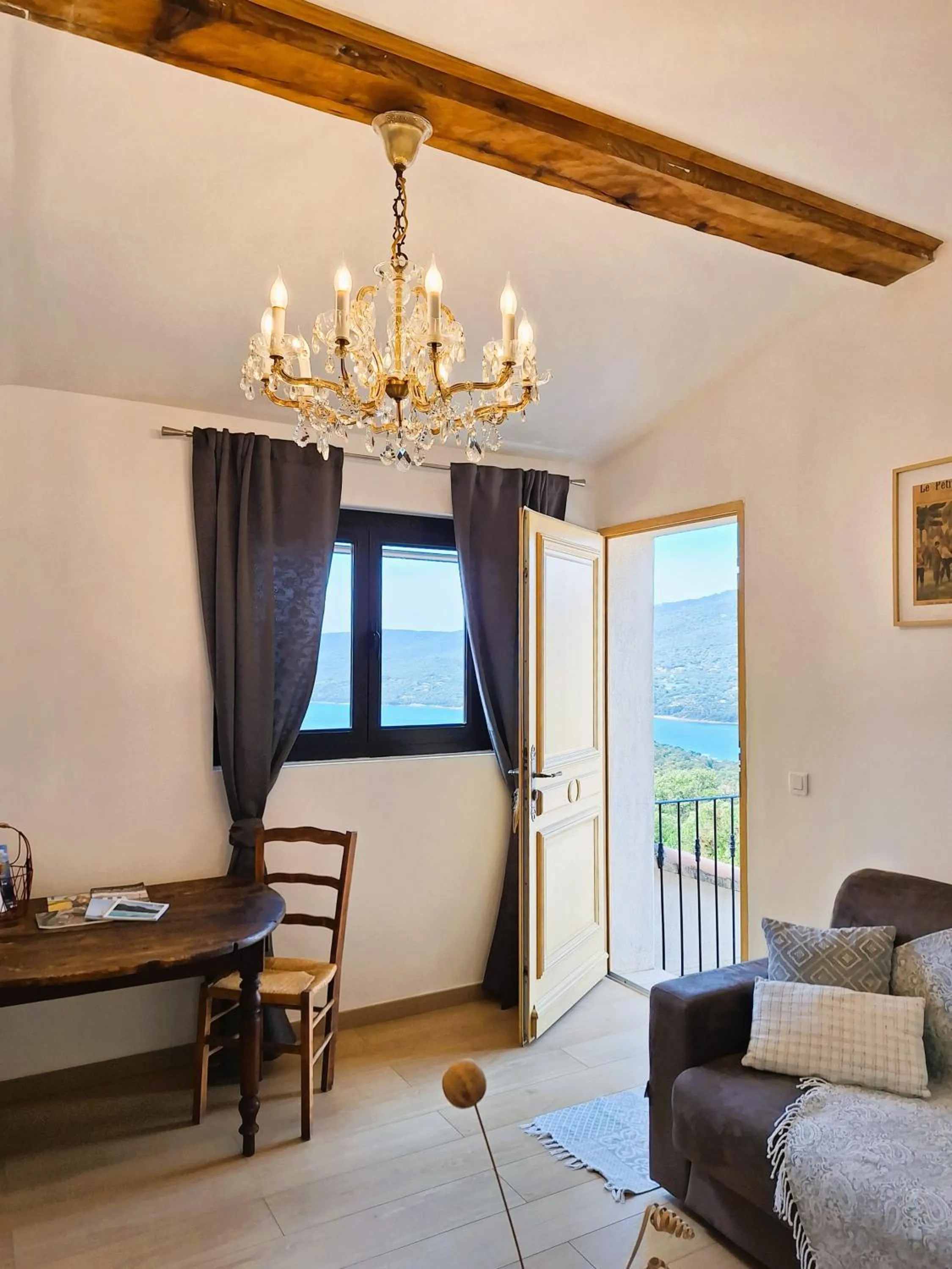 Living room in U Castellu, l' hôtel particulier