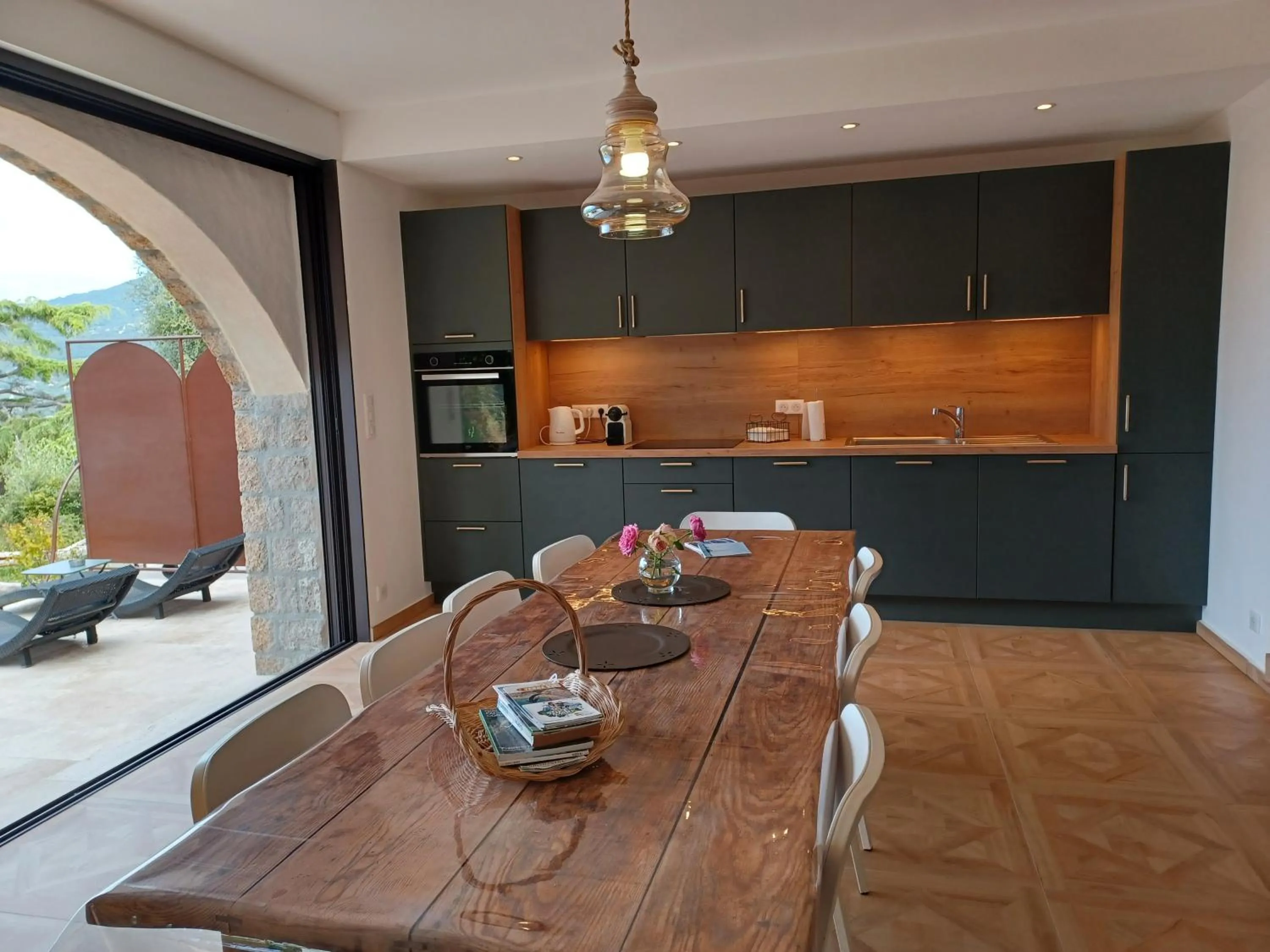 Kitchen or kitchenette in U Castellu, l' hôtel particulier