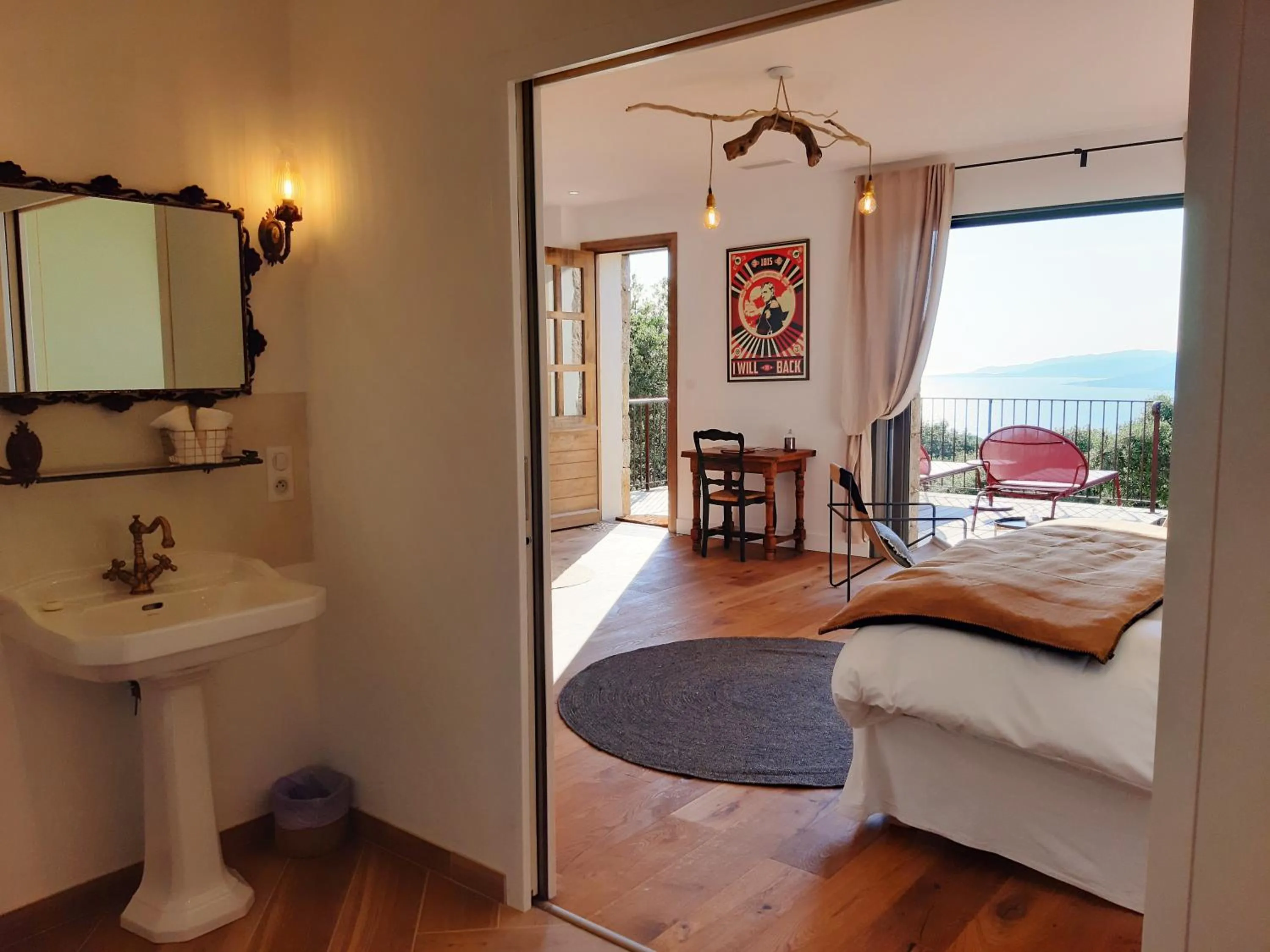 Bathroom, Bed in U Castellu, l' hôtel particulier