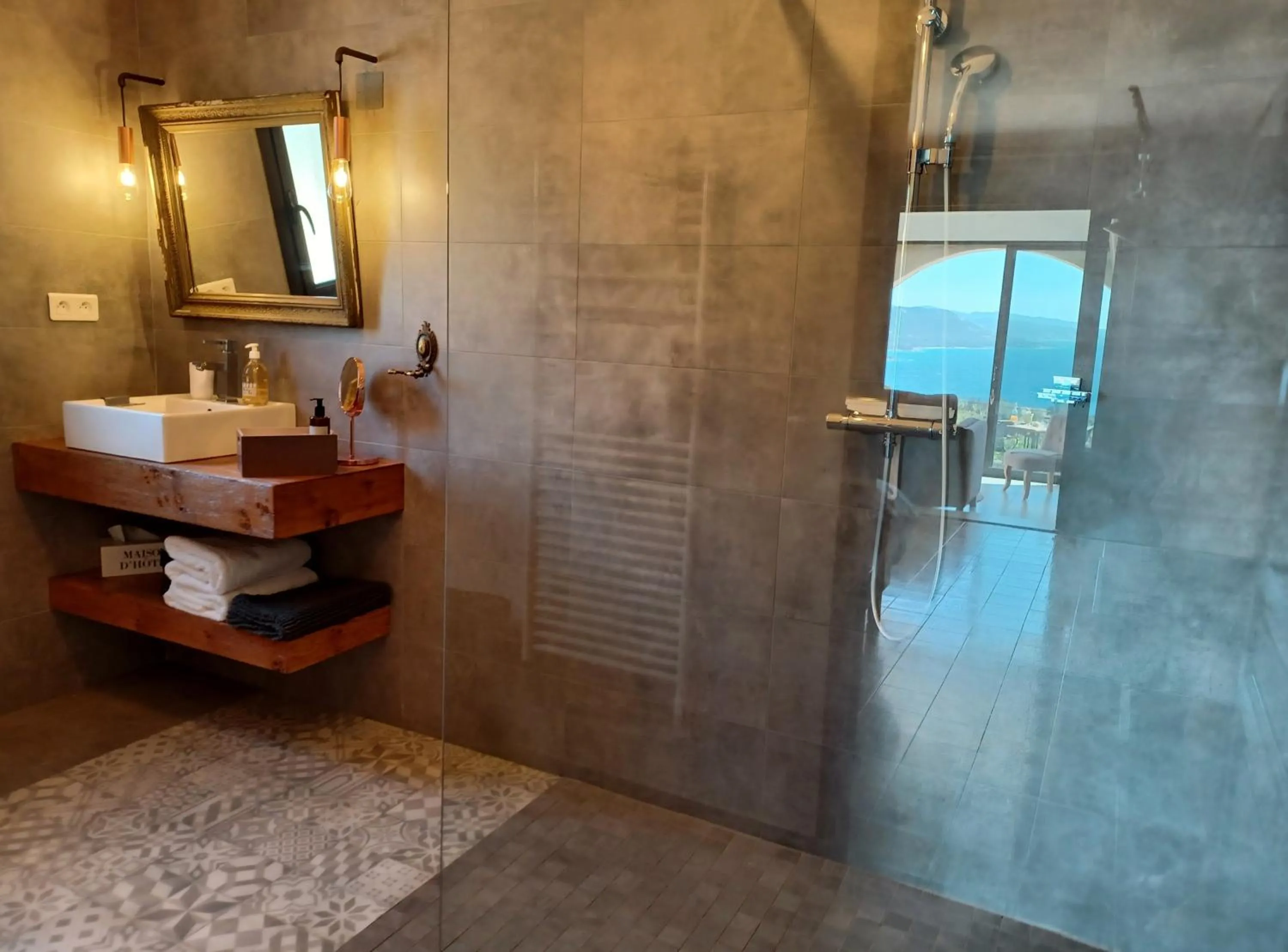 Bathroom in U Castellu, l' hôtel particulier