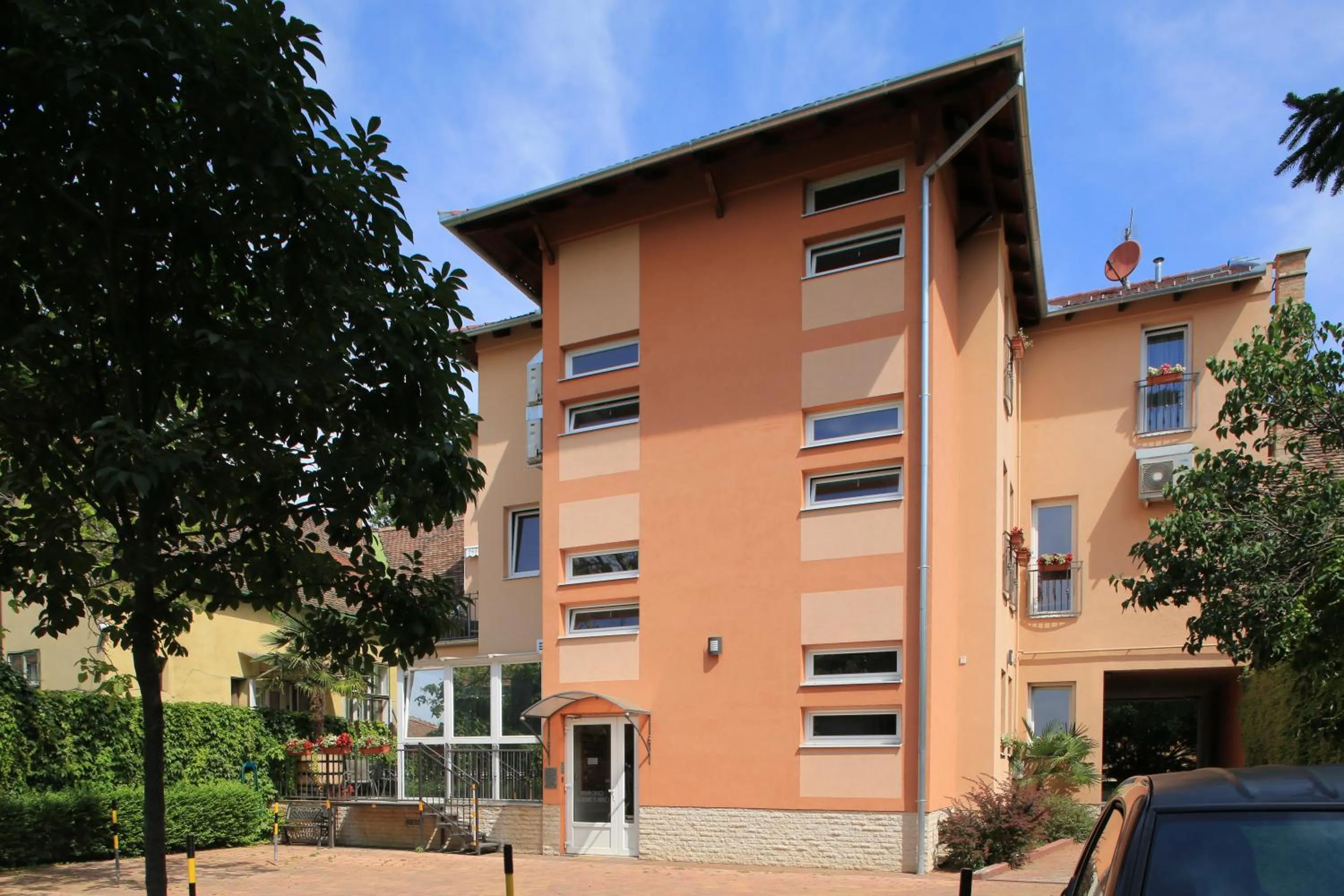Property building in Napraforgó Wellness Ház és Panzió
