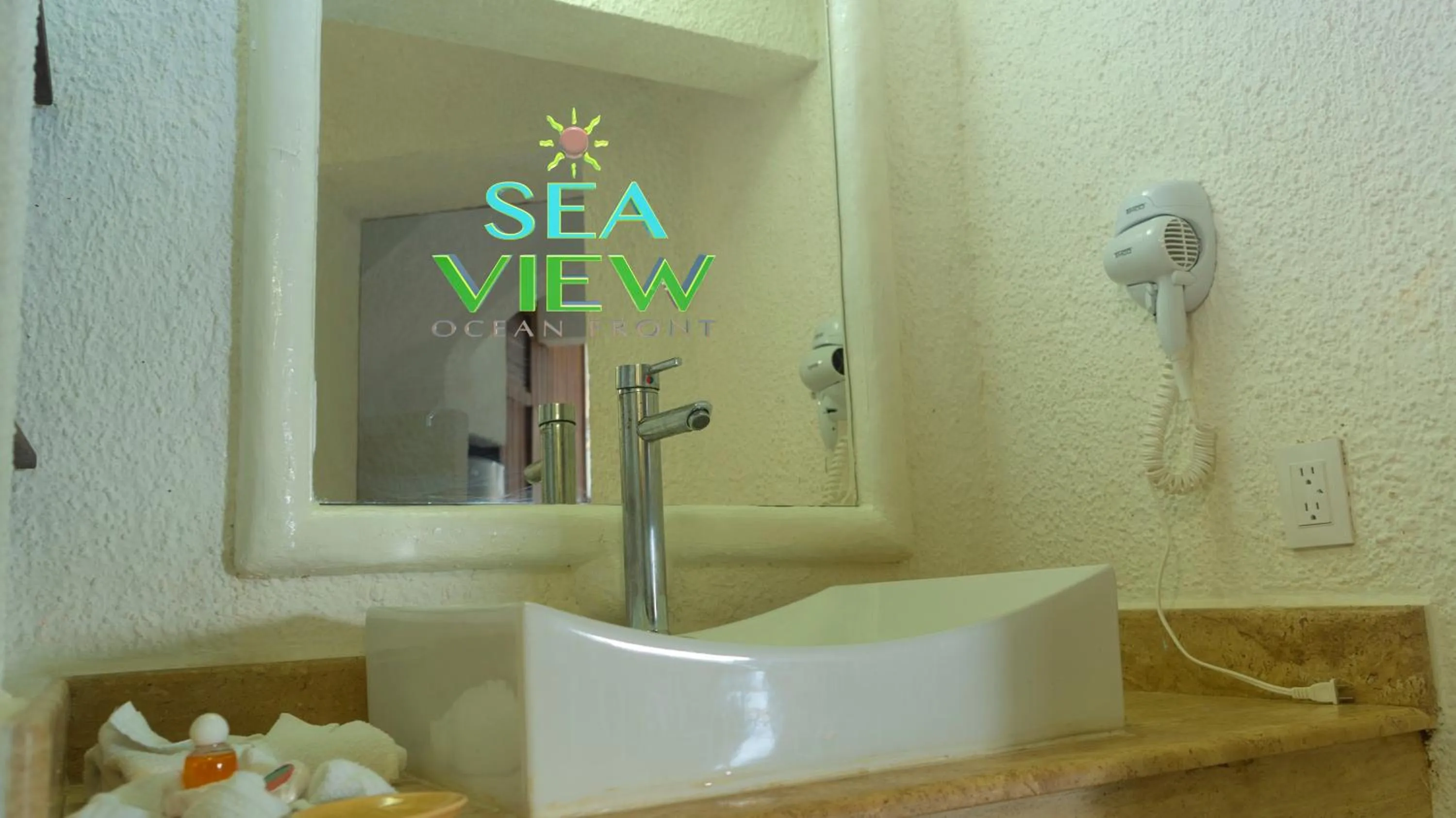 Bathroom in Cancún Plaza Sea View