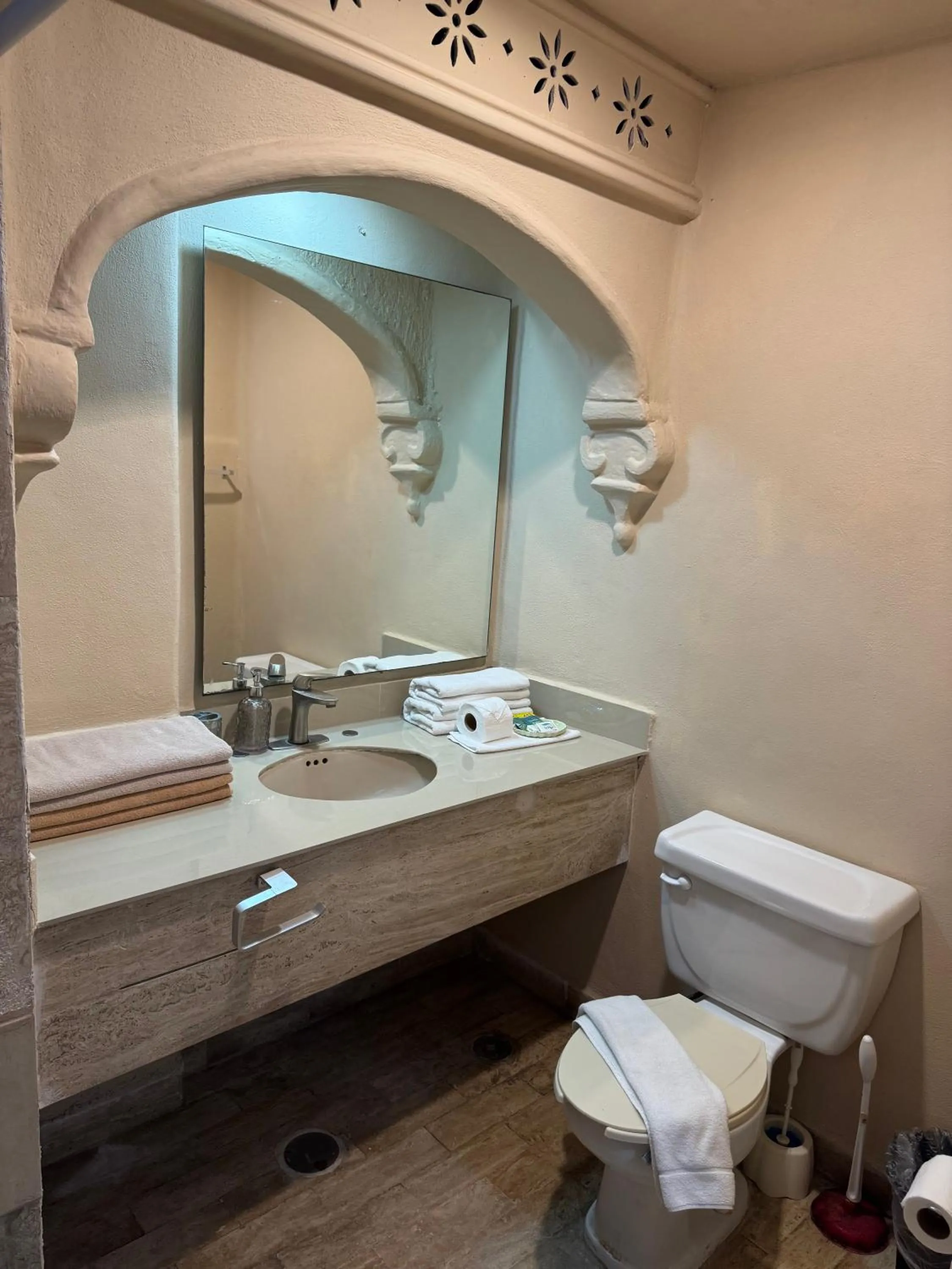 Toilet in Cancún Plaza Sea View