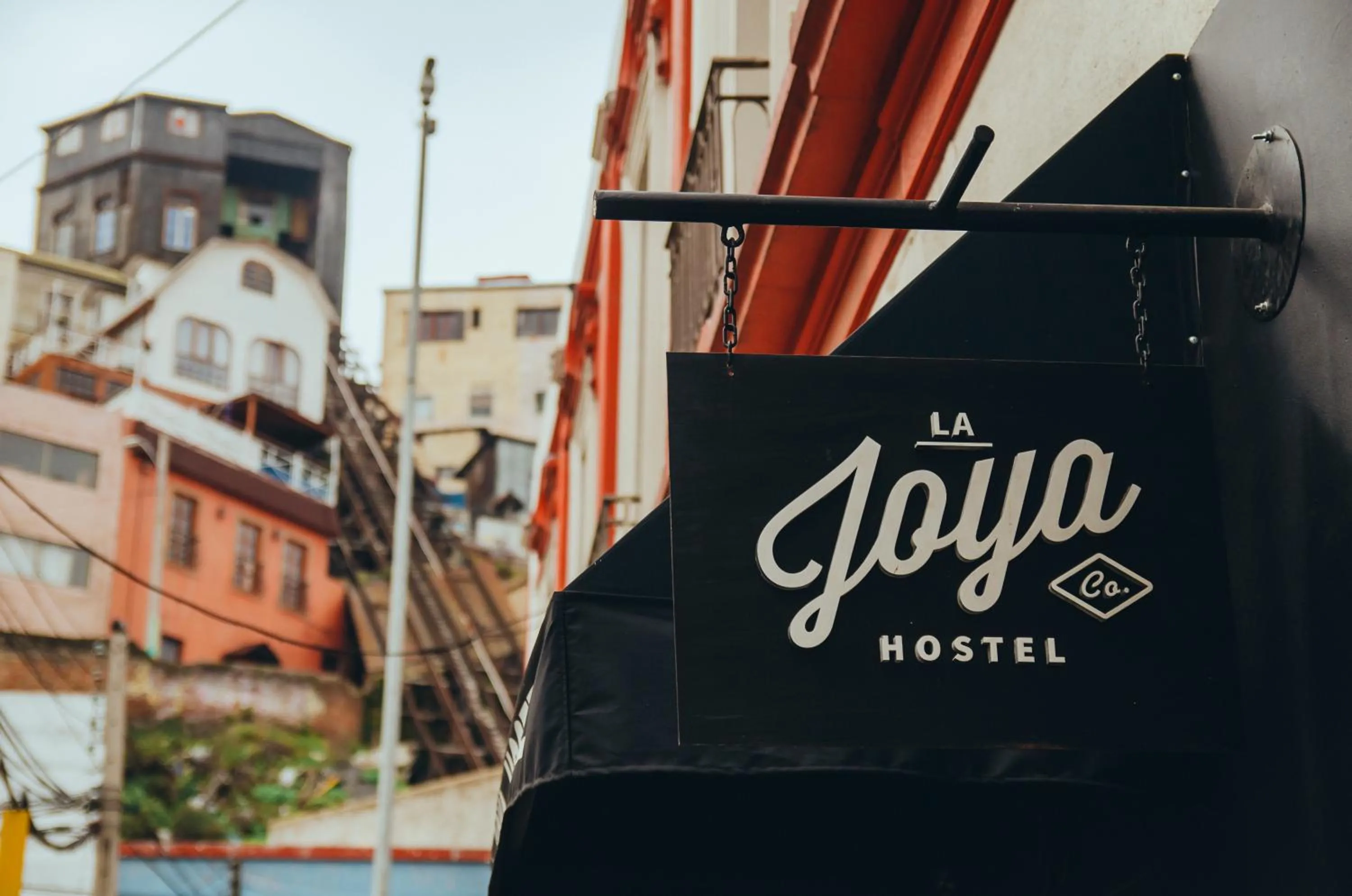 Facade/entrance in La Joya Hostel
