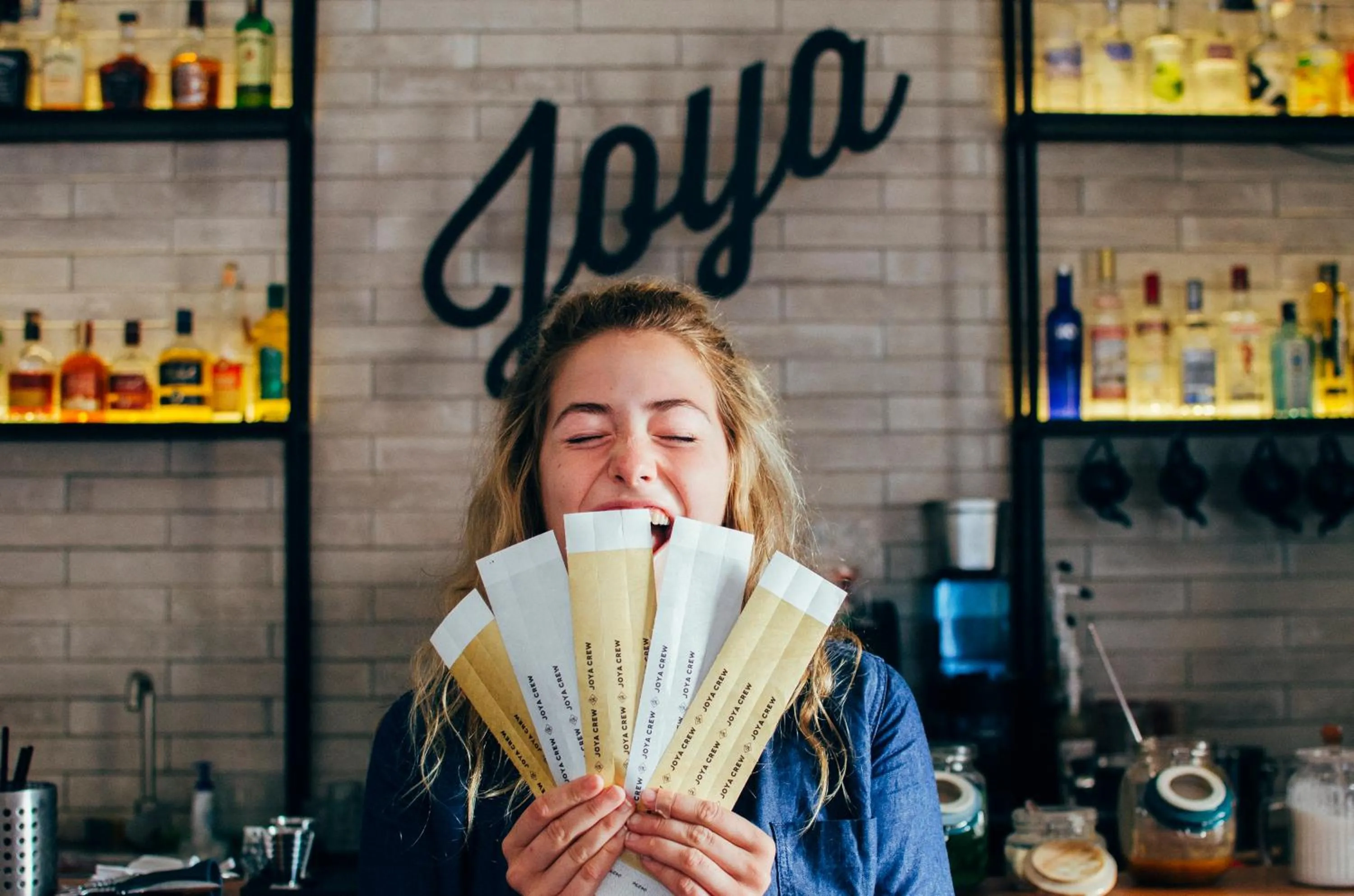 Lounge or bar in La Joya Hostel
