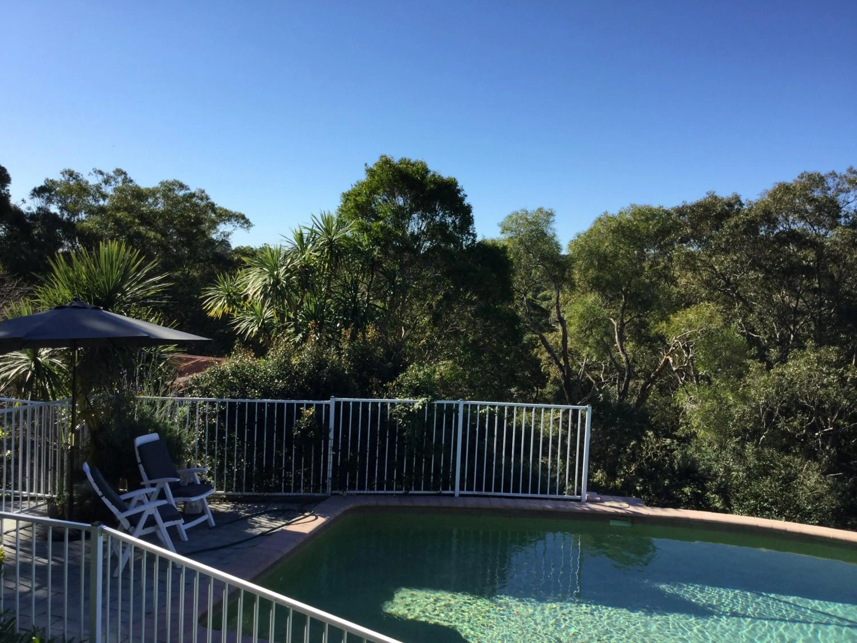 Swimming pool in Valley View Bed and Breakfast