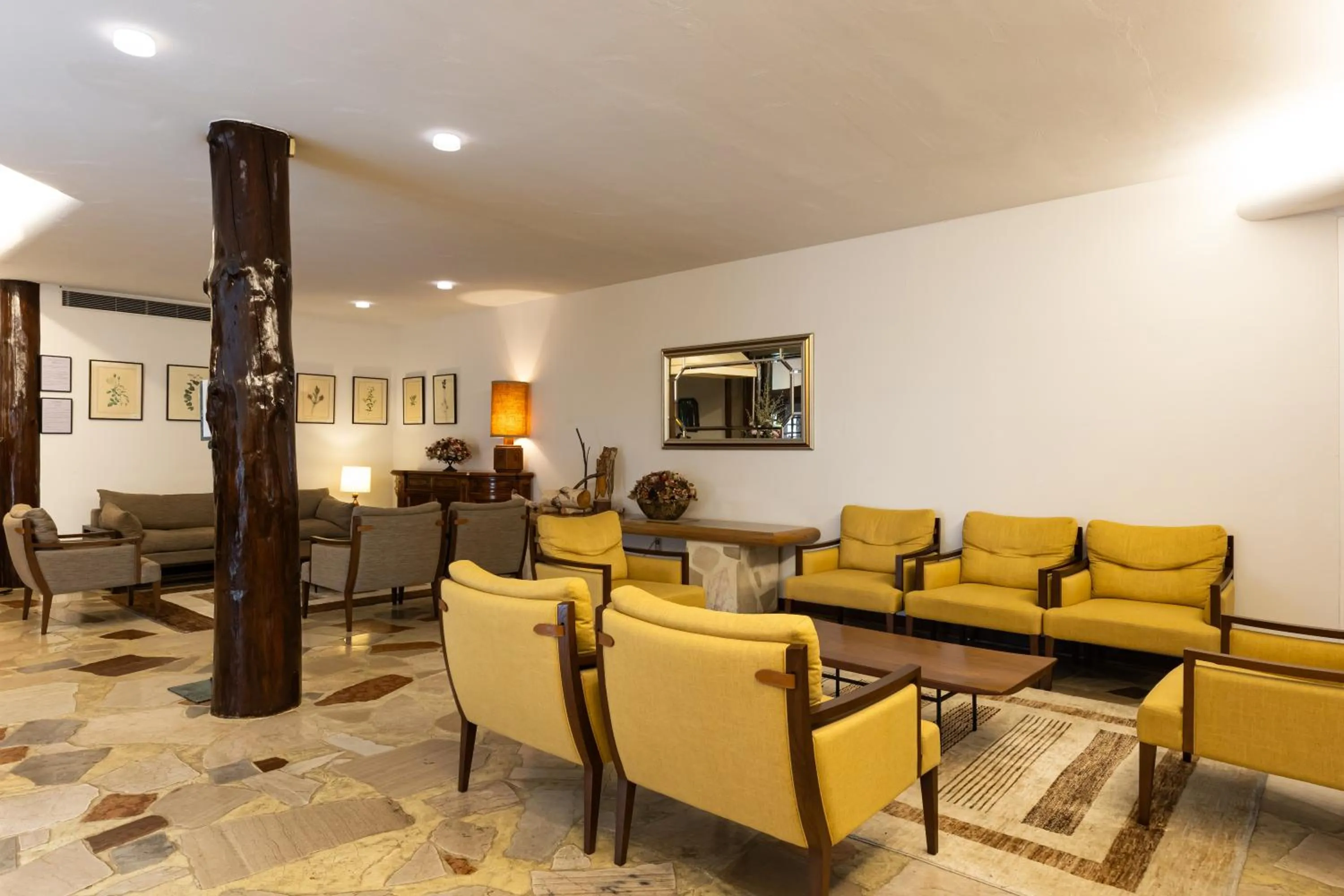 Lobby or reception in Yatsugatake Kogen Lodge