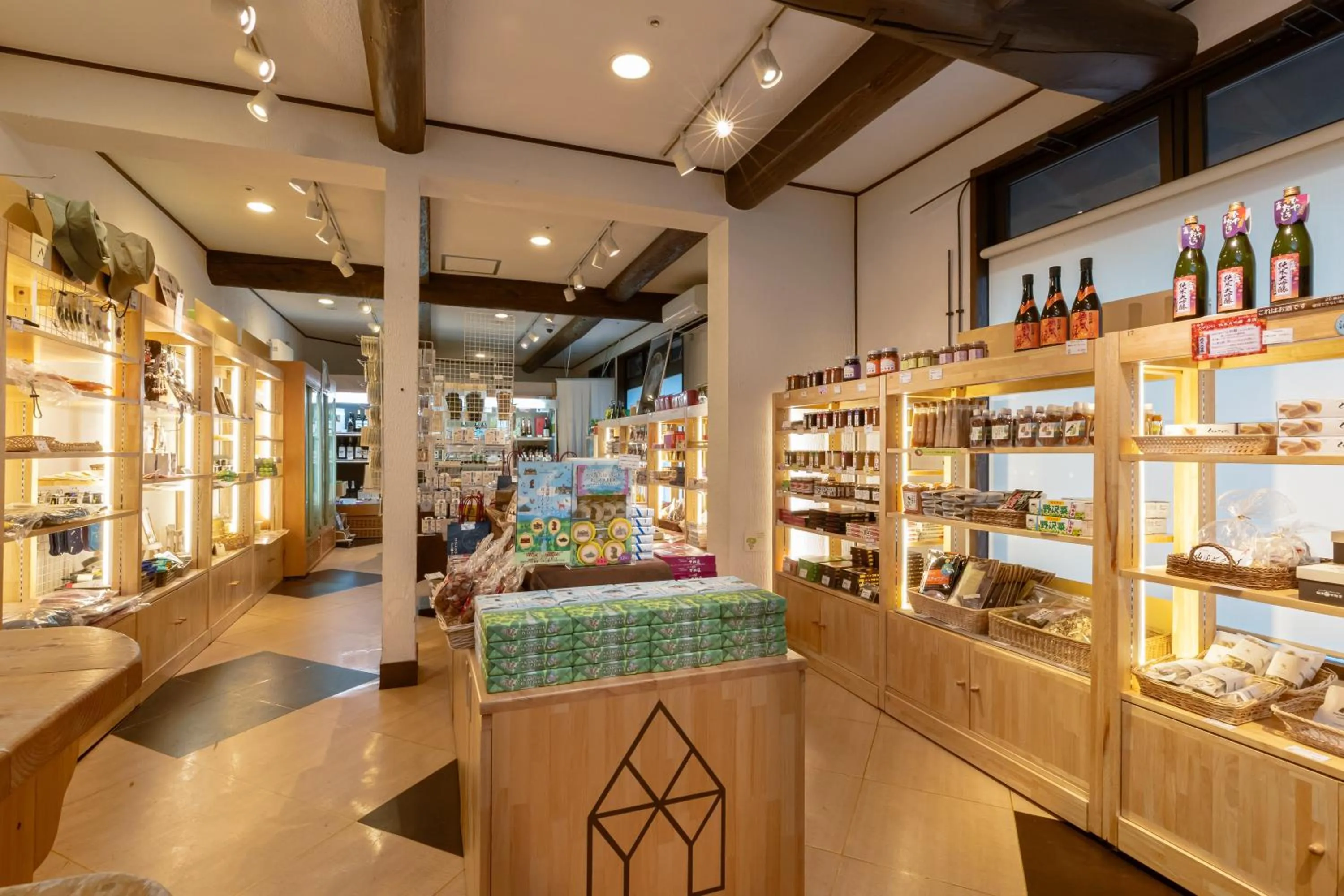 On-site shops in Yatsugatake Kogen Lodge