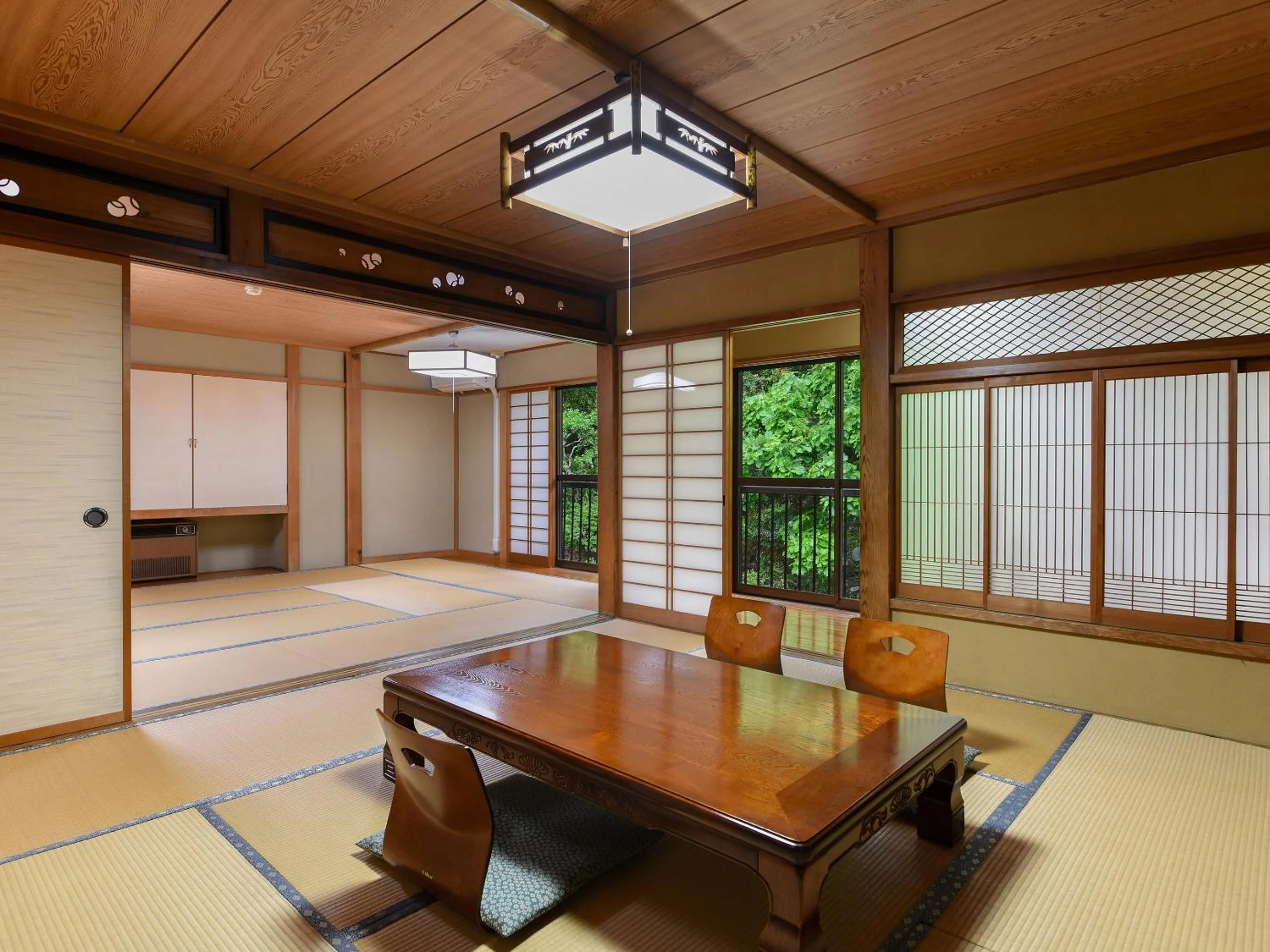 Photo of the whole room in Kageyu