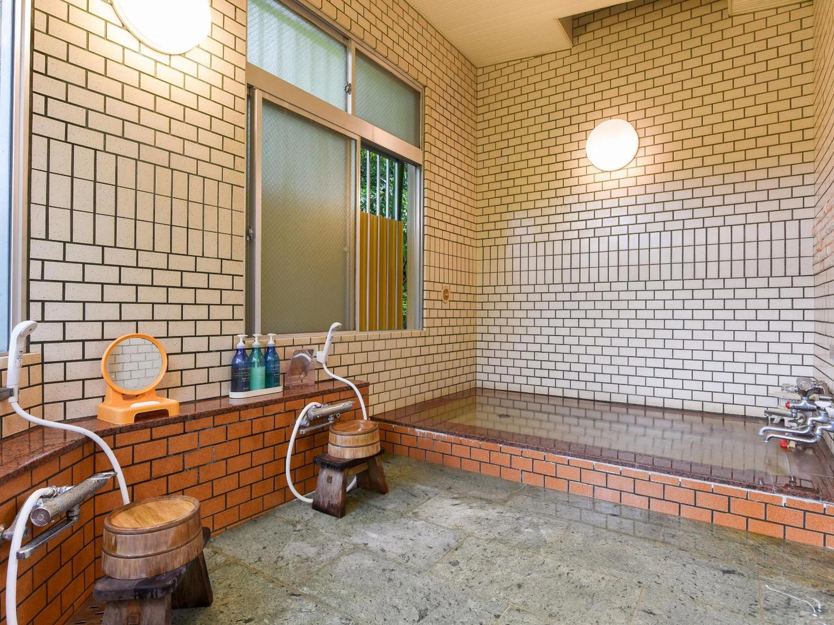 Public Bath in Kageyu