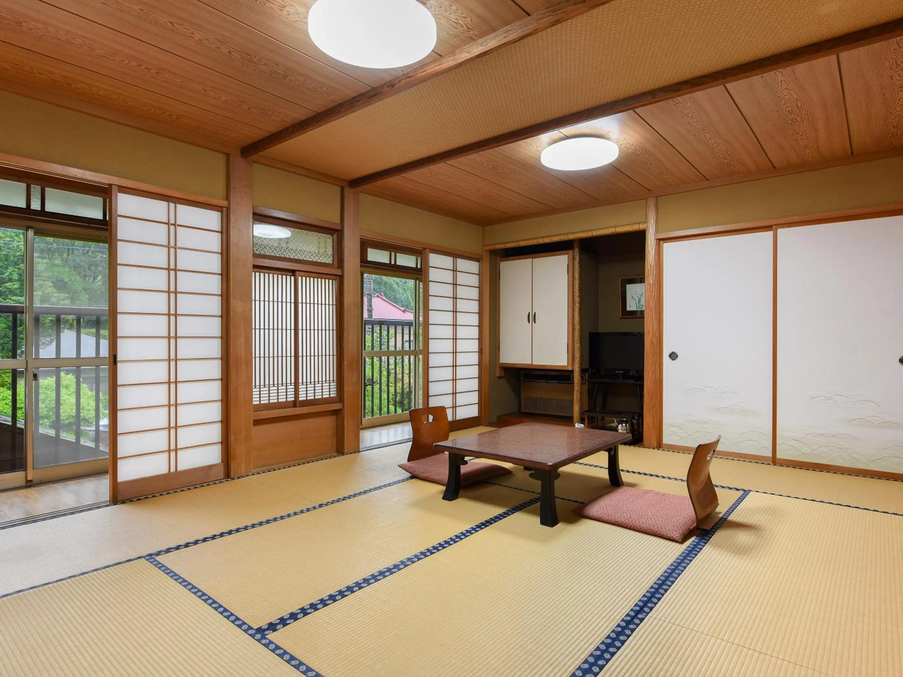 Photo of the whole room in Kageyu