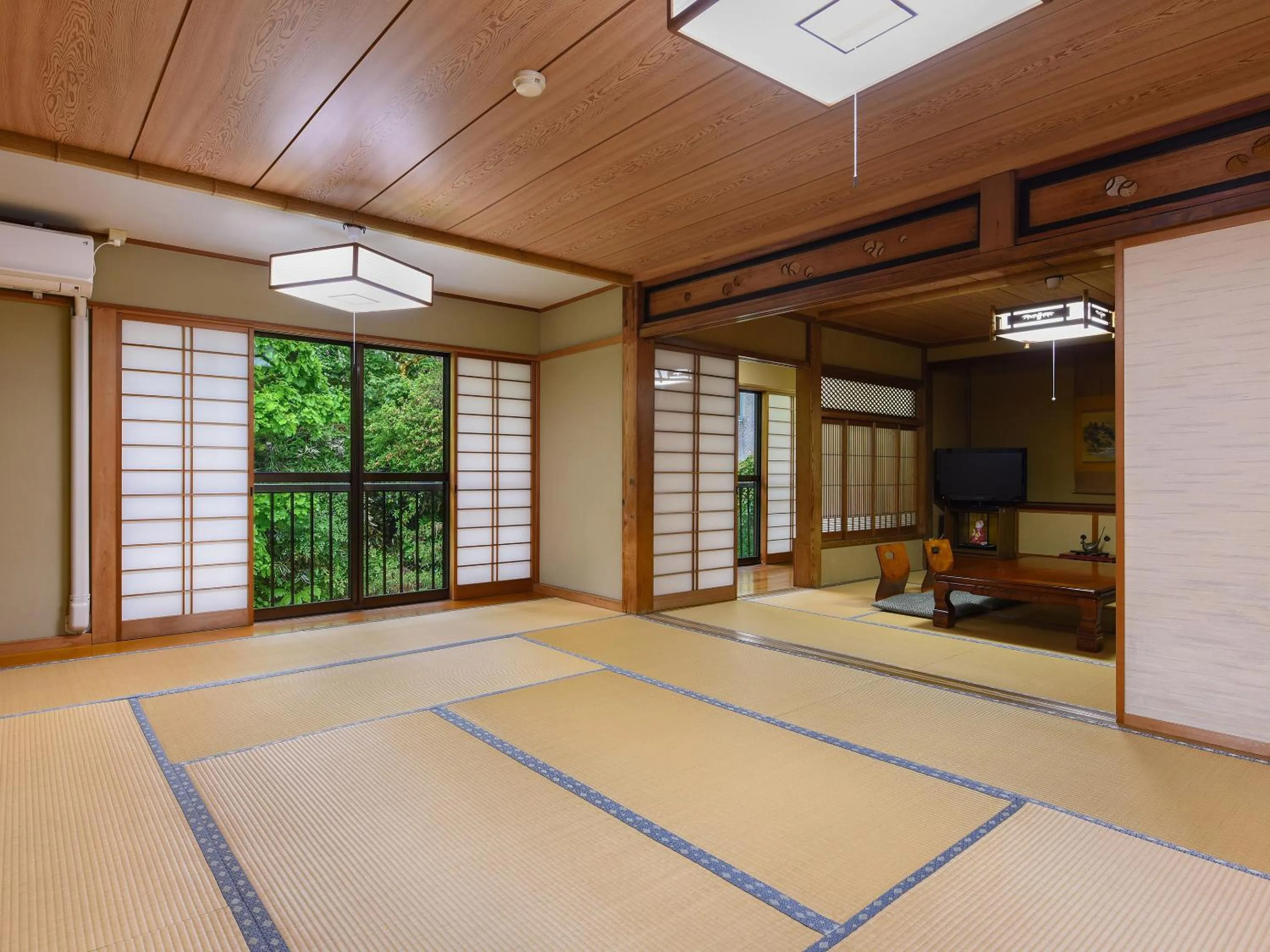 Photo of the whole room in Kageyu