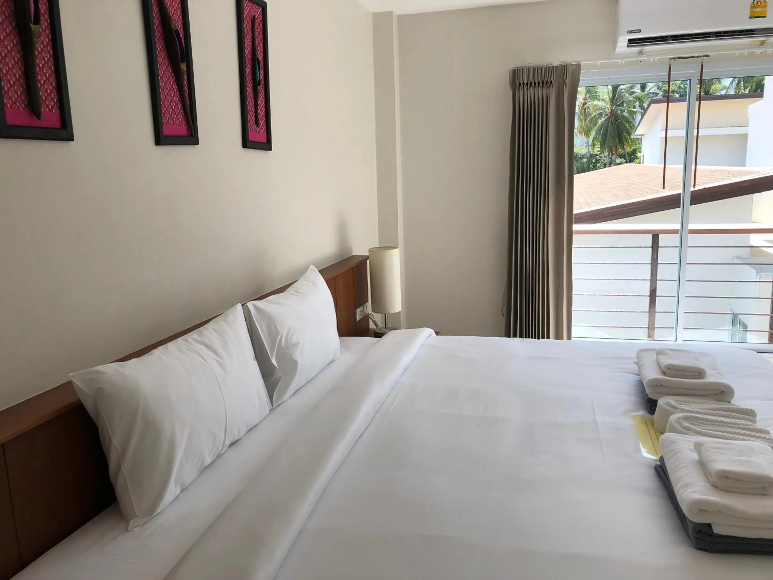 Bedroom, Bed in Crystal Lamai Hotel