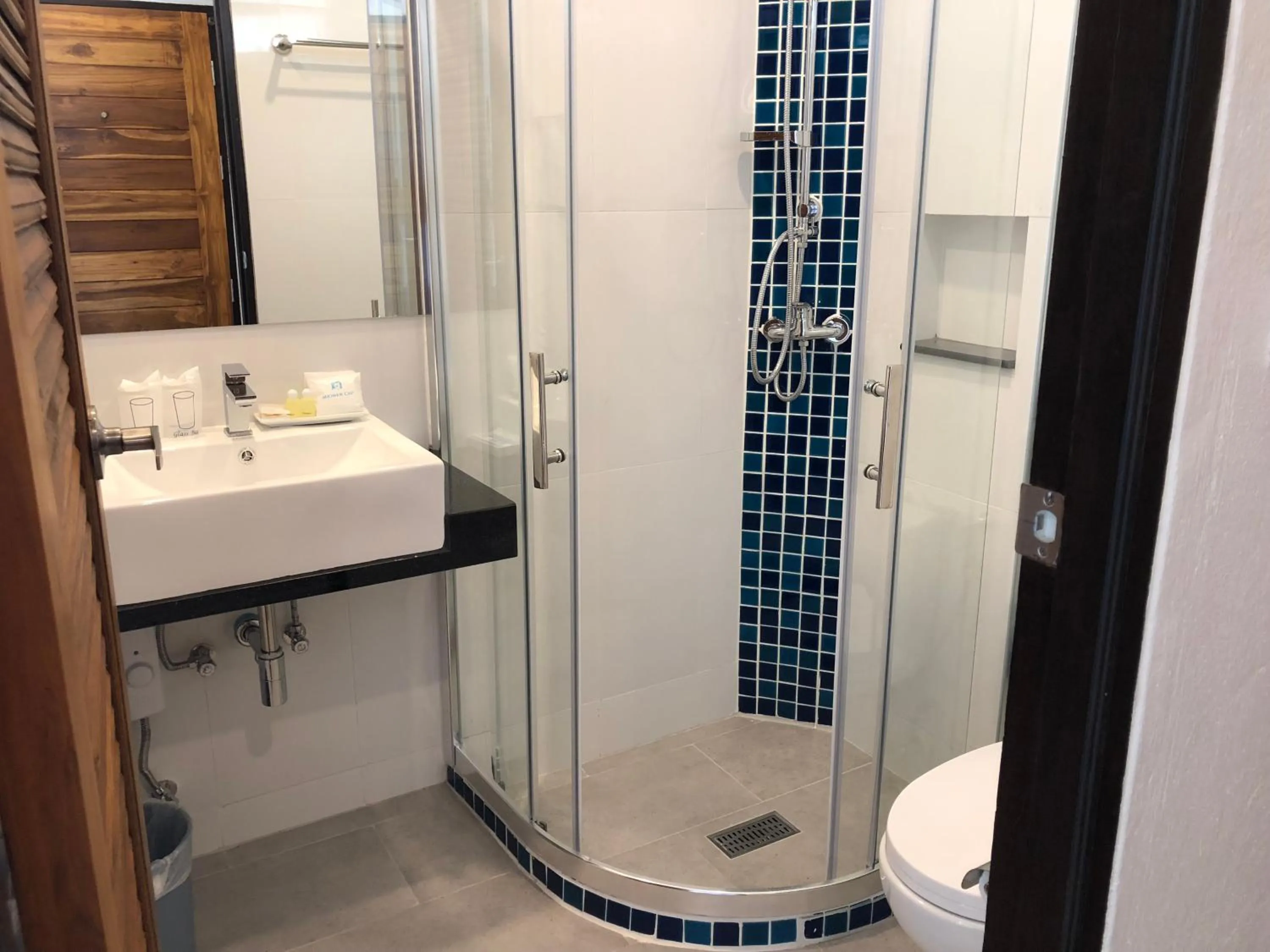 Shower in Crystal Lamai Hotel