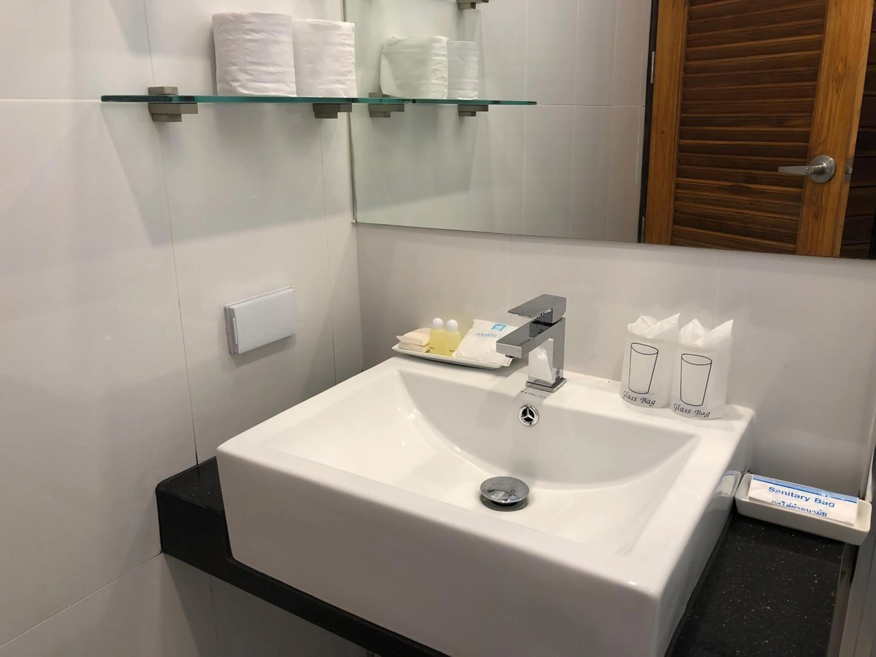 Bathroom in Crystal Lamai Hotel