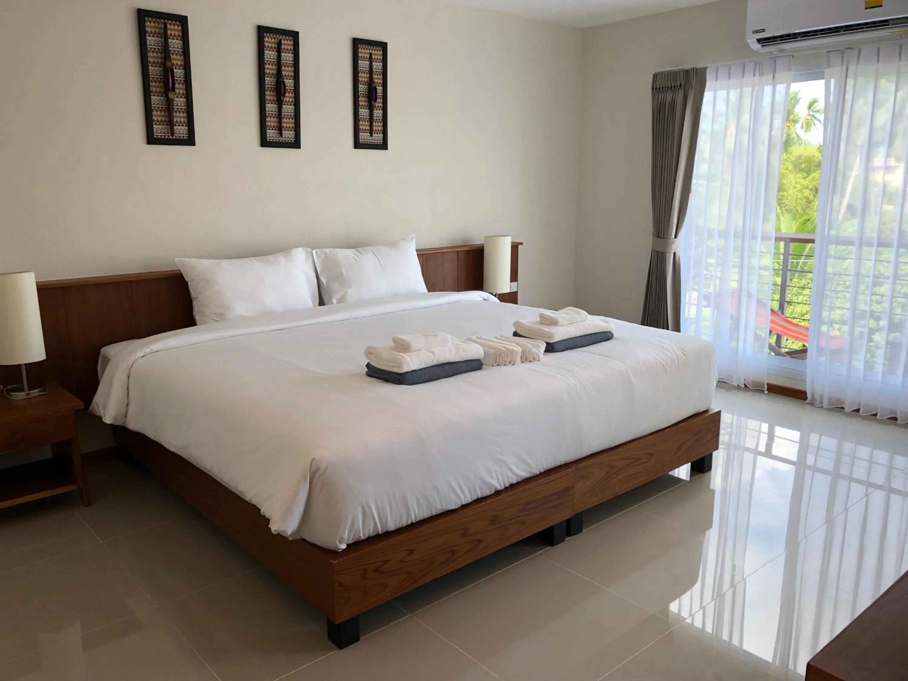 Bedroom, Bed in Crystal Lamai Hotel