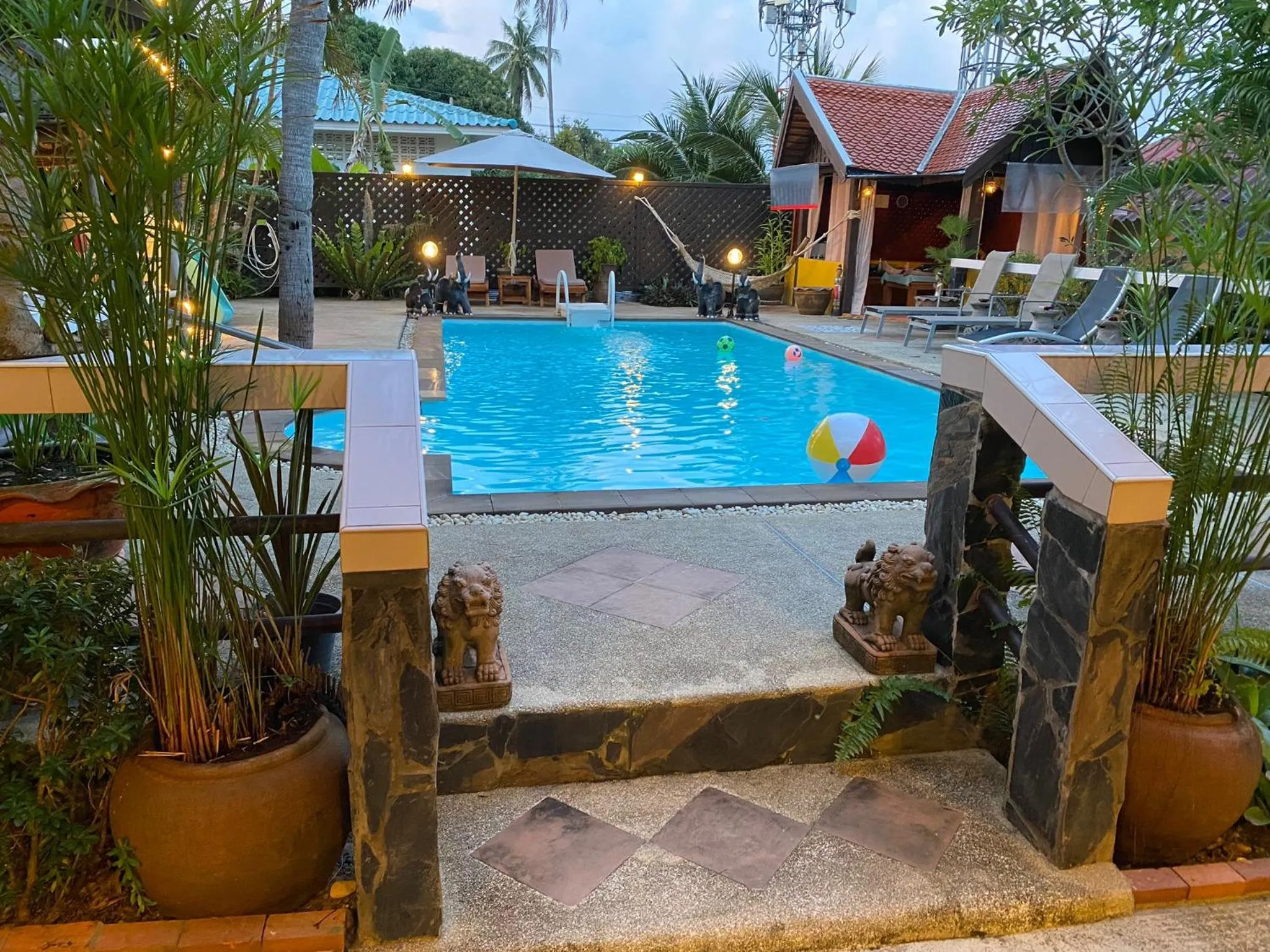 Swimming pool in Bee Nat Garden Resort