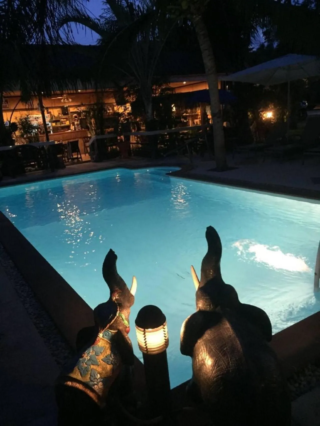 Swimming pool in Bee Nat Garden Resort