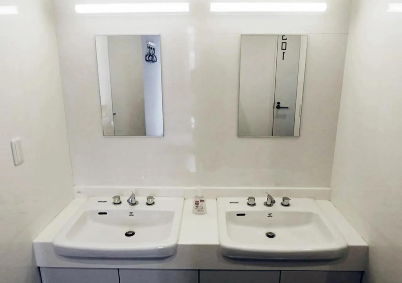 Area and facilities, Bathroom in Kangaroo Hotel Side B