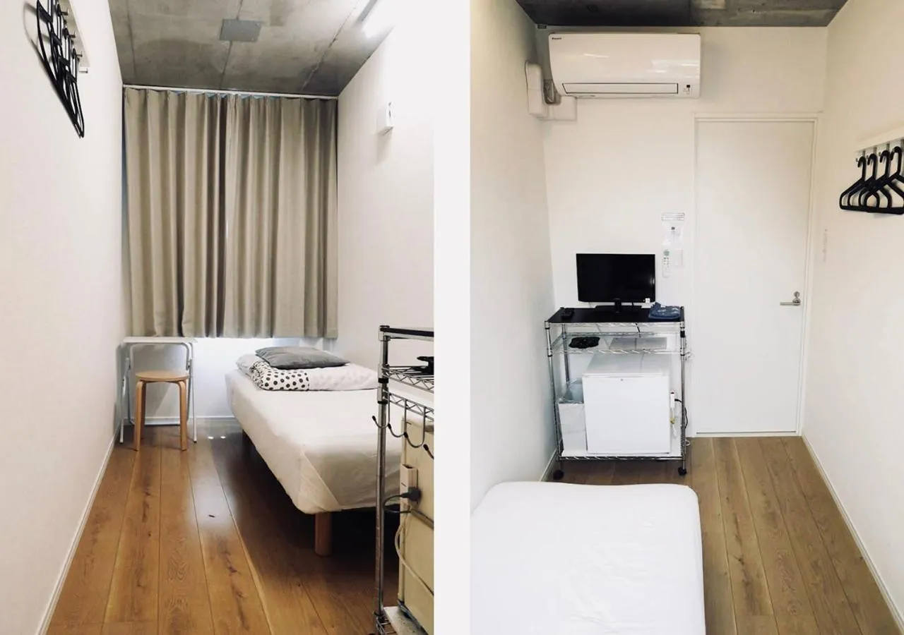 Photo of the whole room, TV/Entertainment Center in Kangaroo Hotel Side B