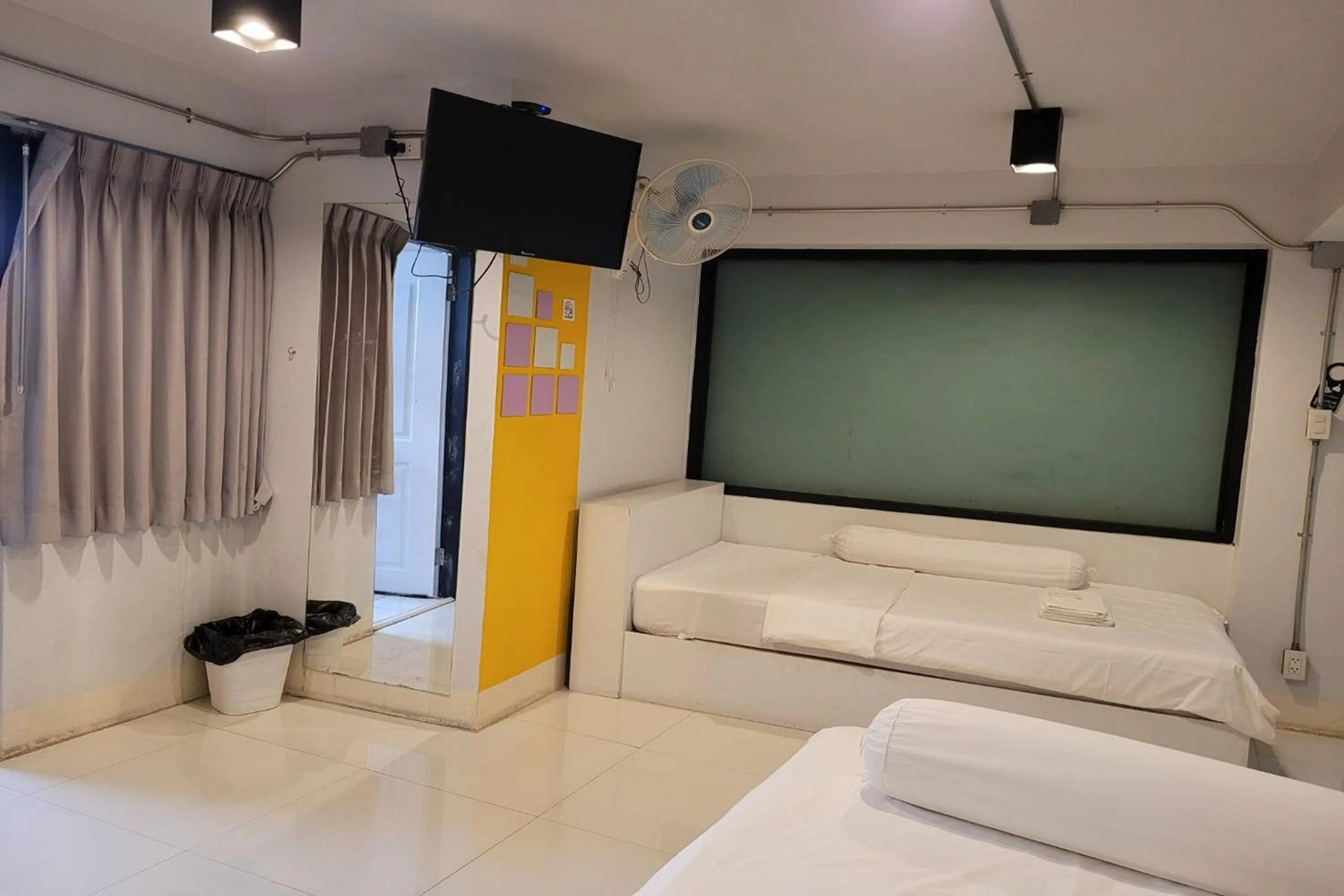 Bedroom, Bed in ASAYA House